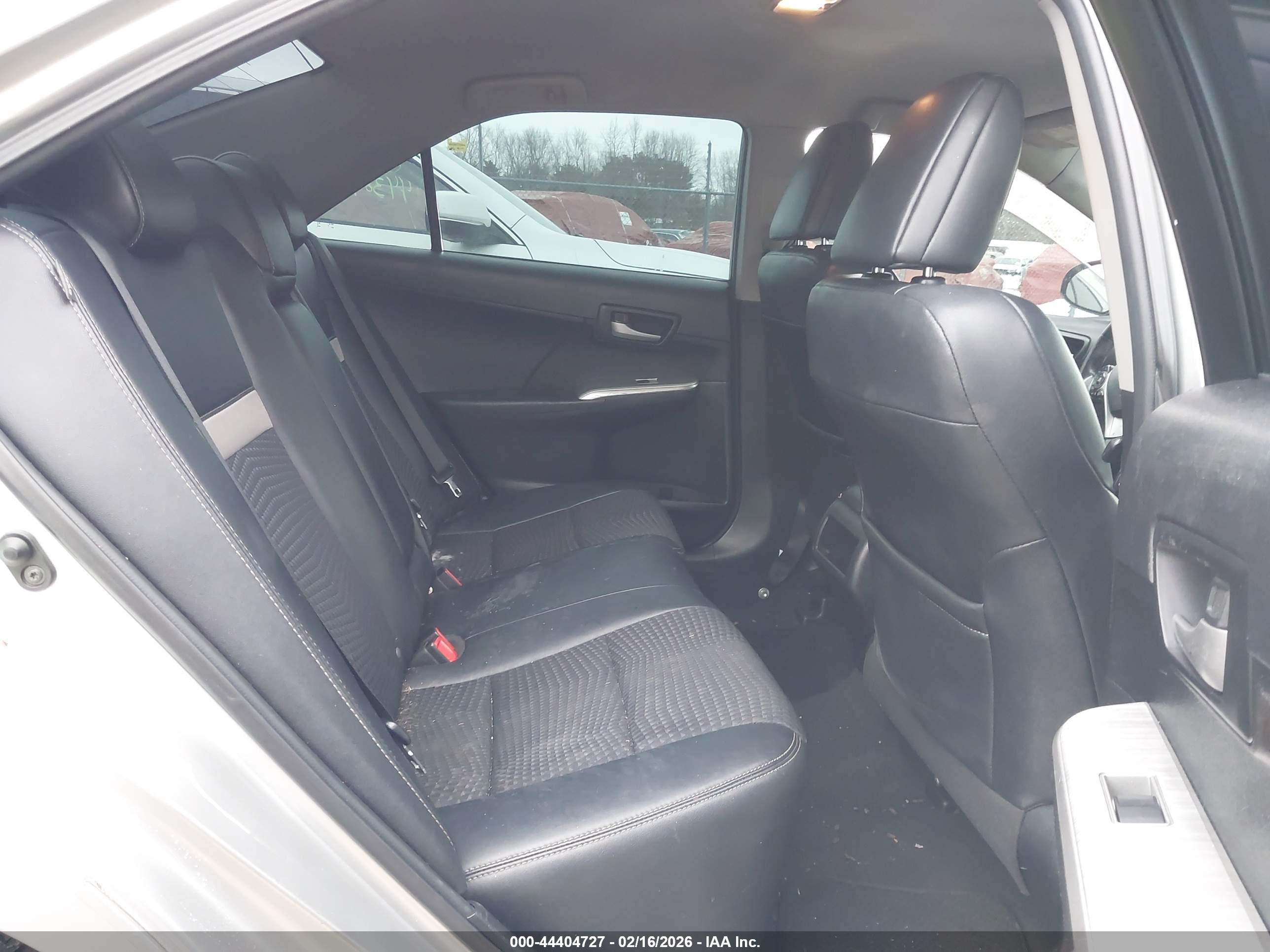 TOYOTA CAMRY image 8