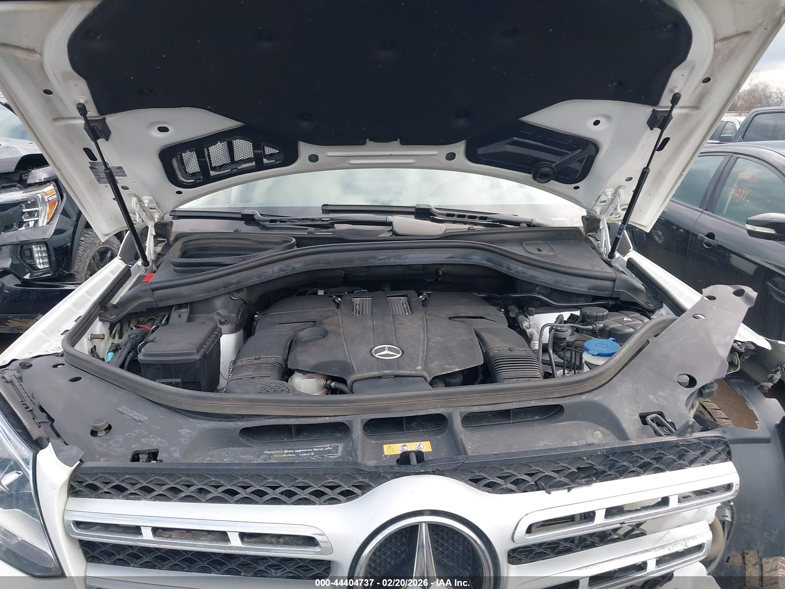 MERCEDES-BENZ GLS image 10