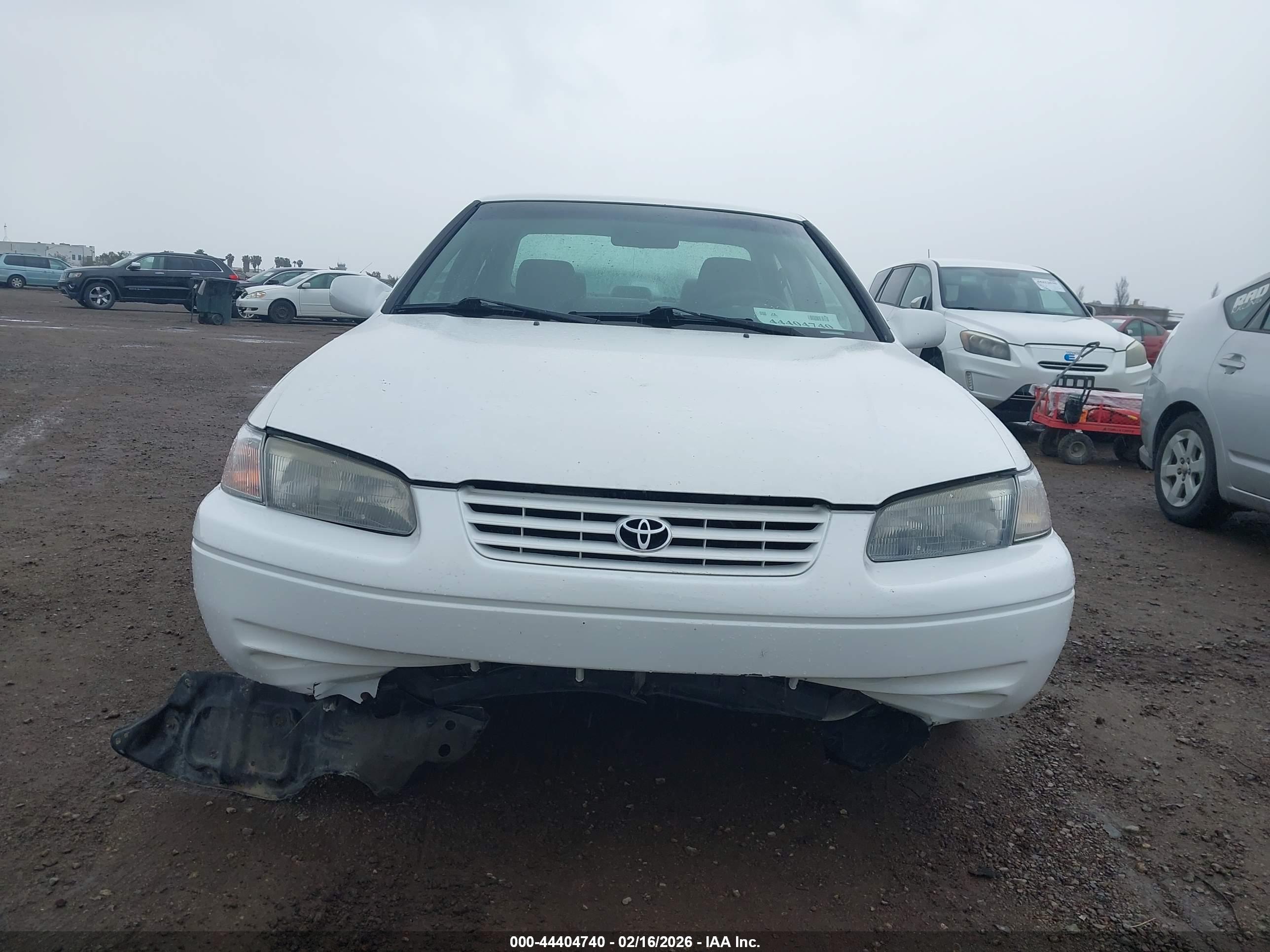TOYOTA CAMRY image 6