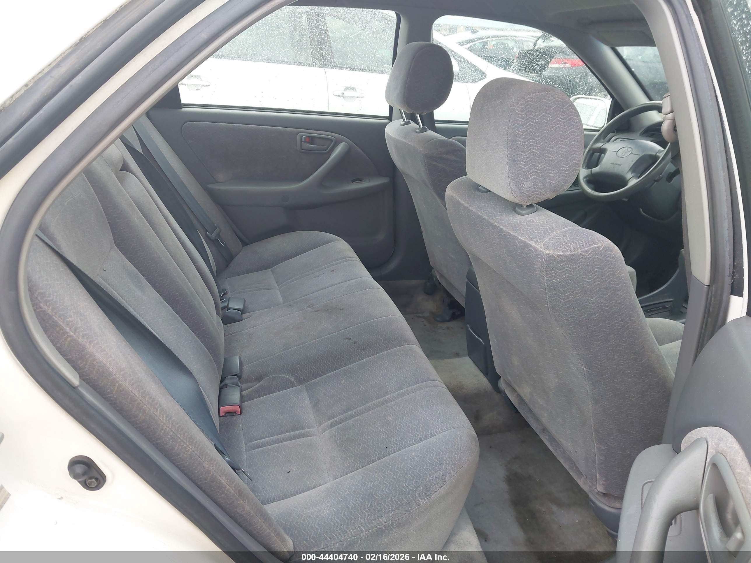 TOYOTA CAMRY image 8