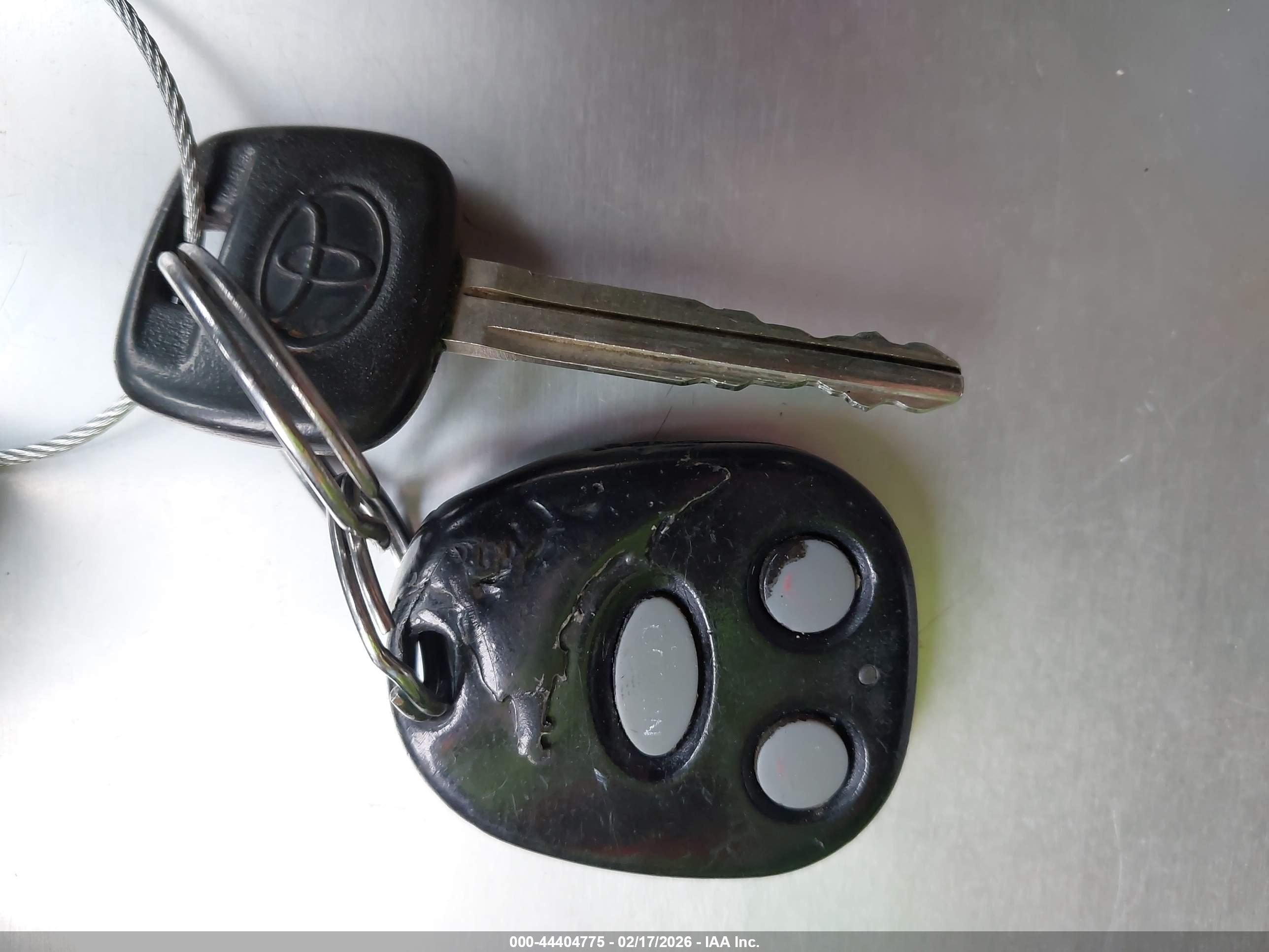 TOYOTA RAV4 image 11