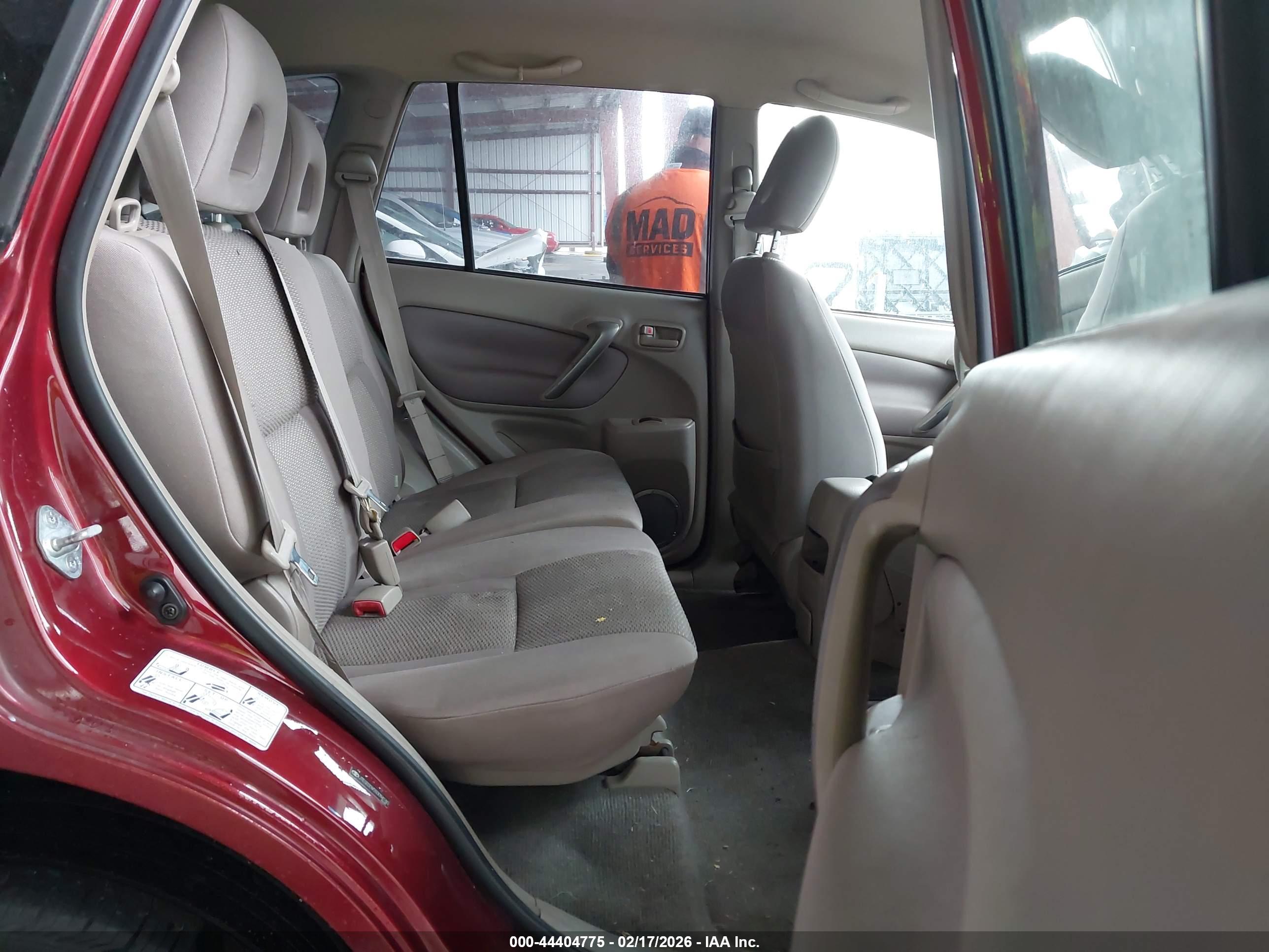 TOYOTA RAV4 image 8