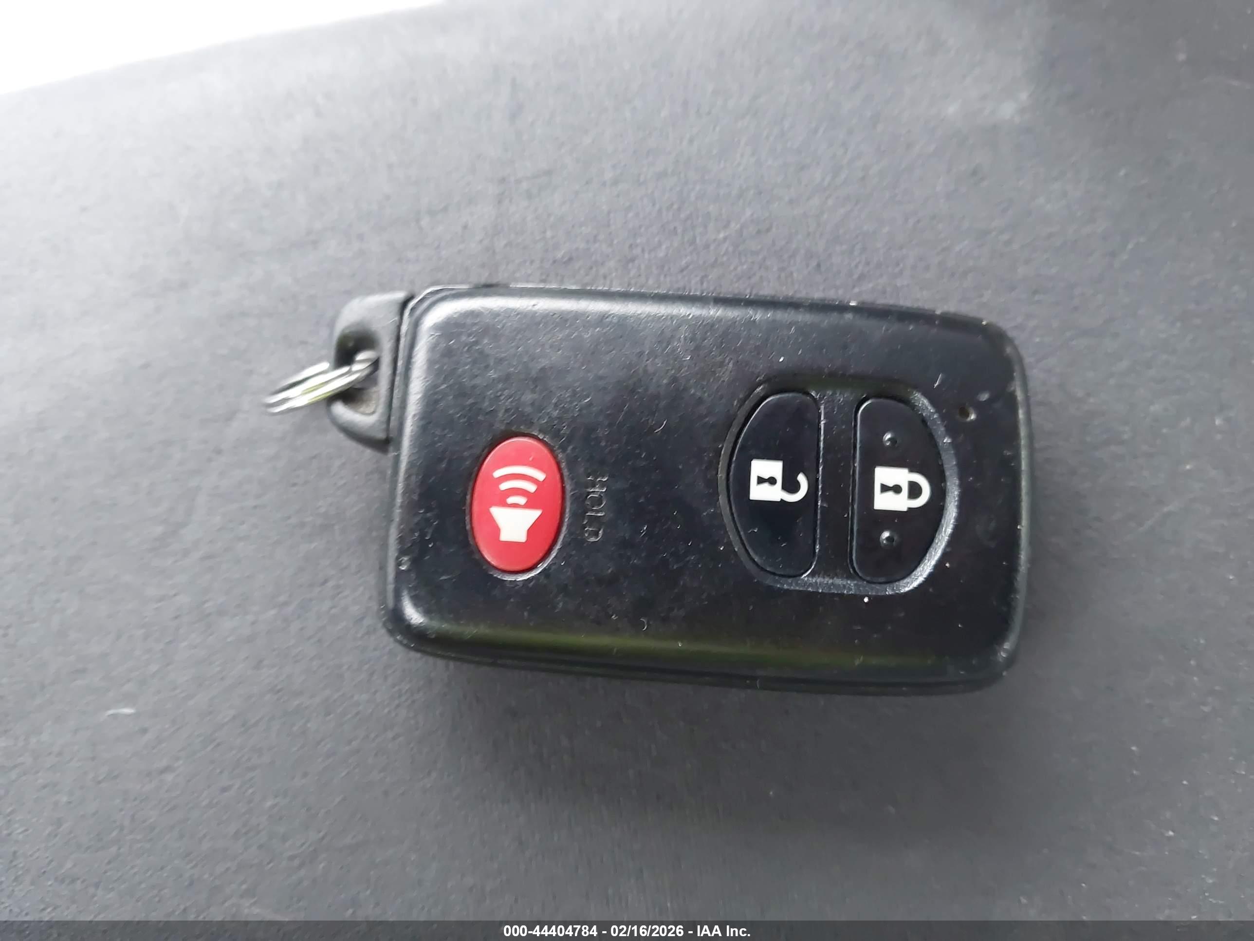 TOYOTA PRIUS image 11