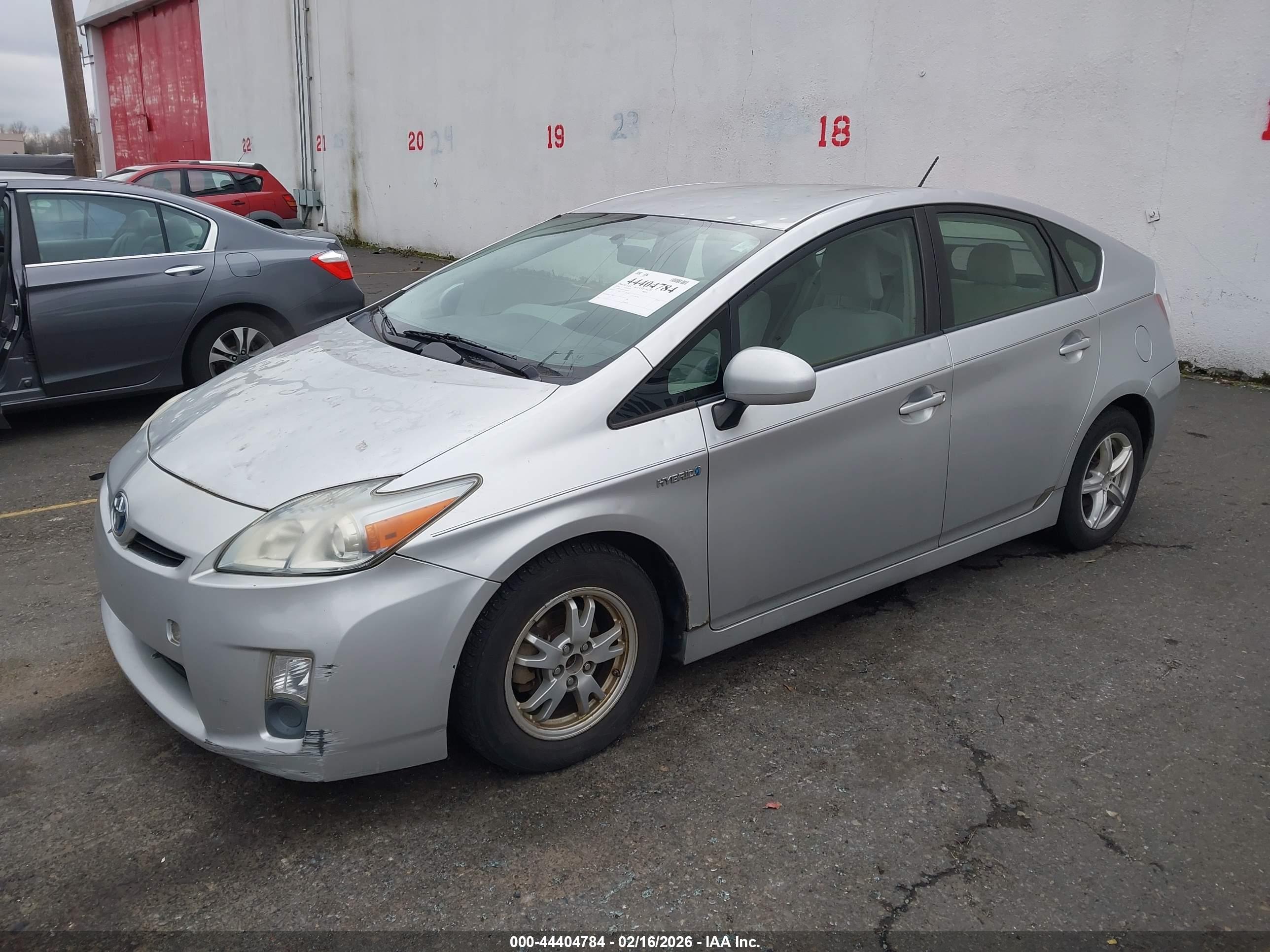 TOYOTA PRIUS image 2