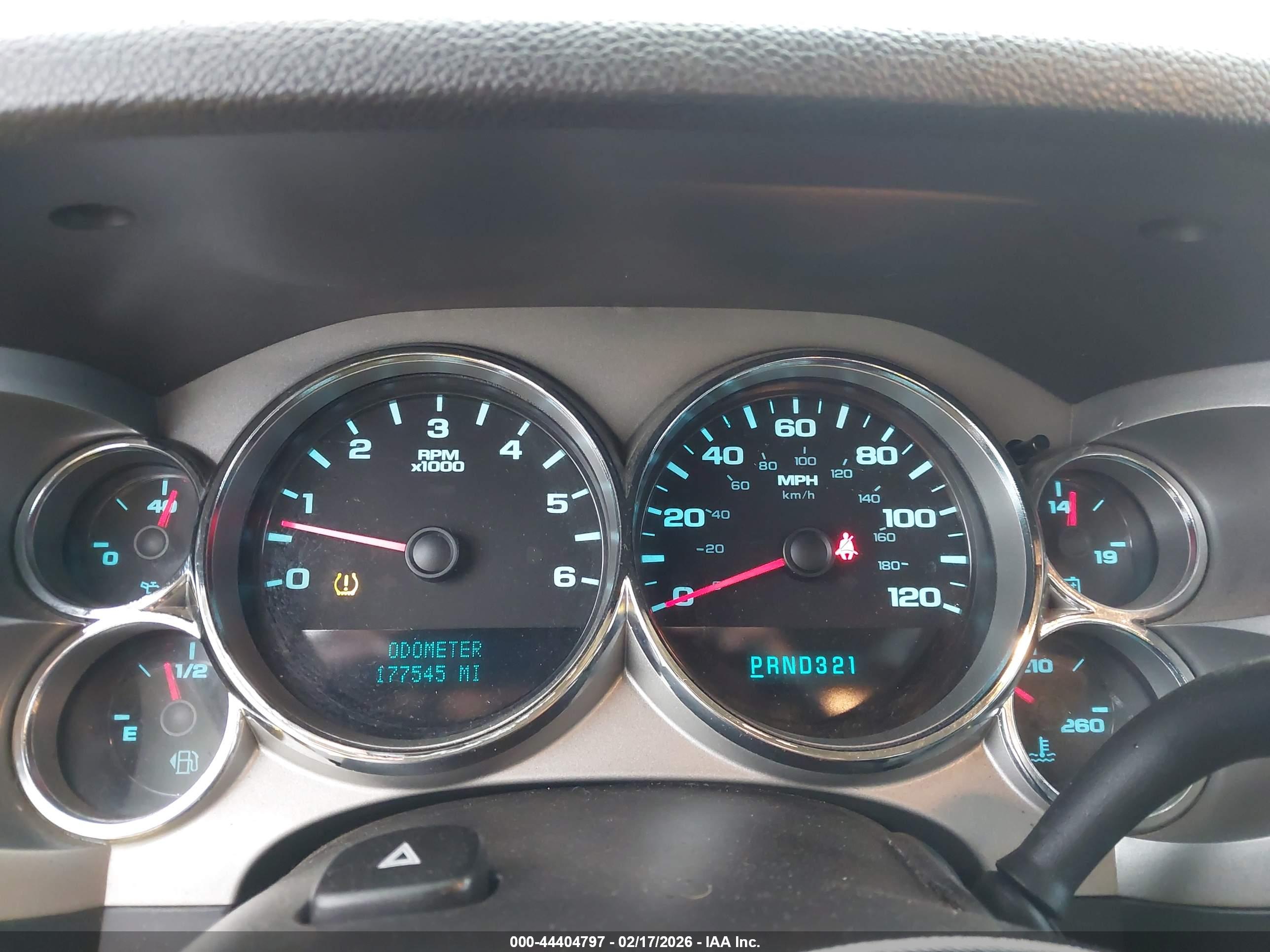 CHEVROLET SILVERADO image 7