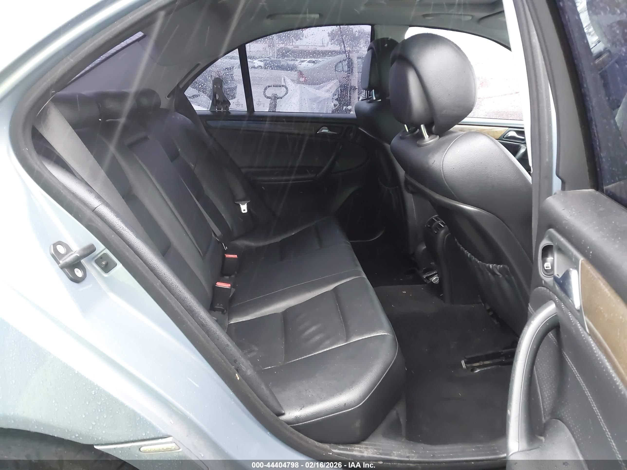 MERCEDES-BENZ C image 8