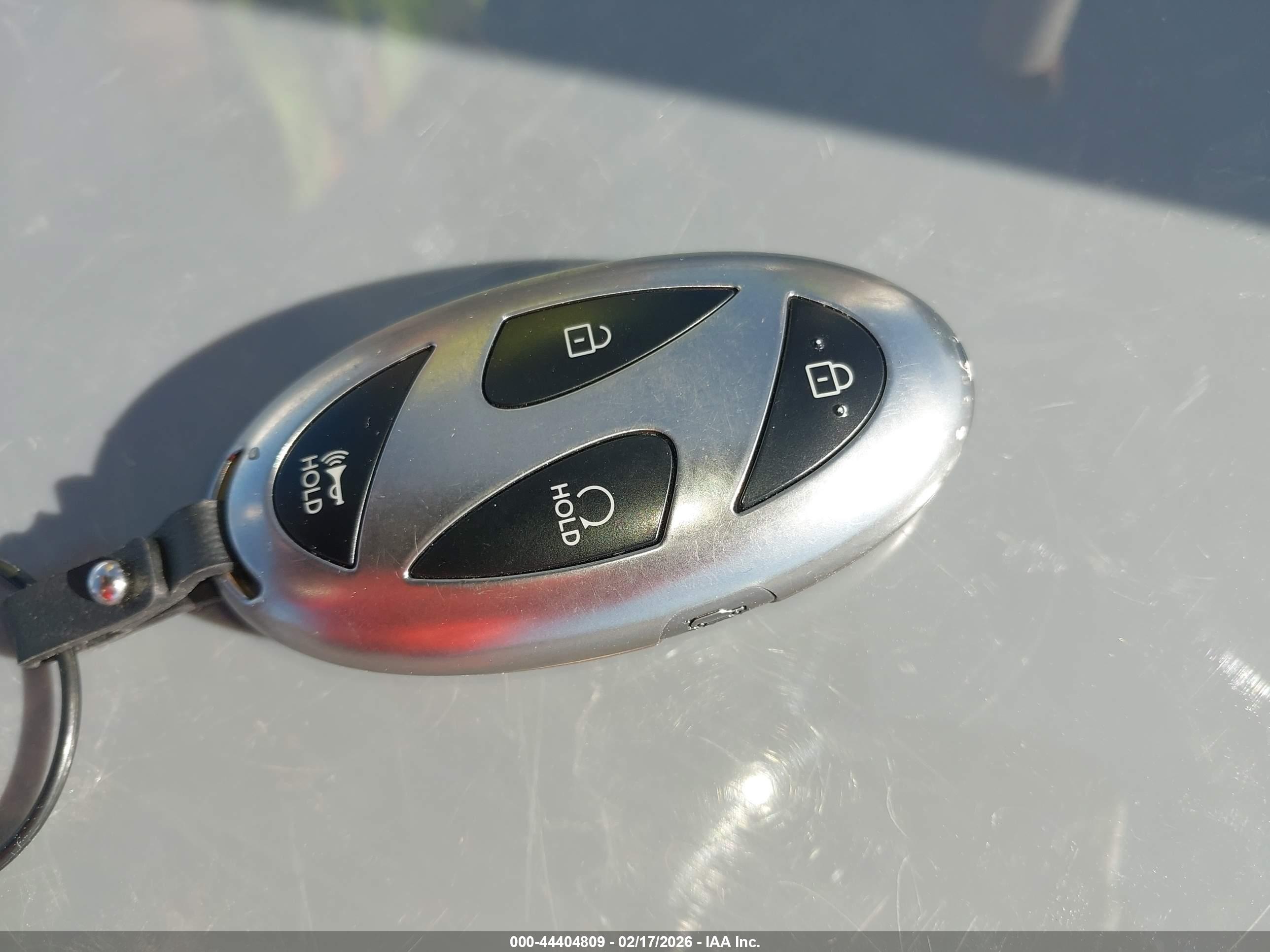 HYUNDAI SANTA image 11