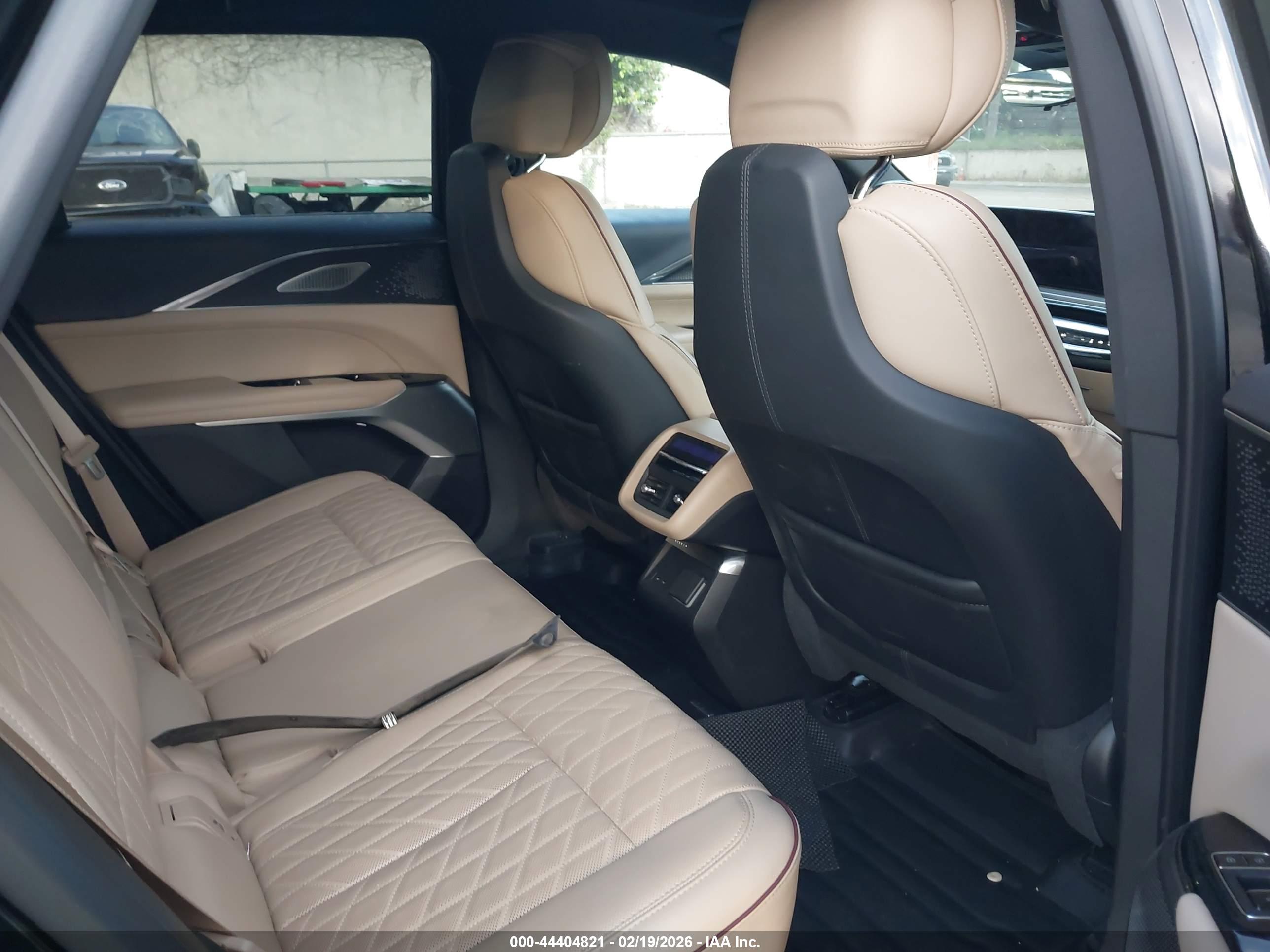 CADILLAC LYRIQ image 8