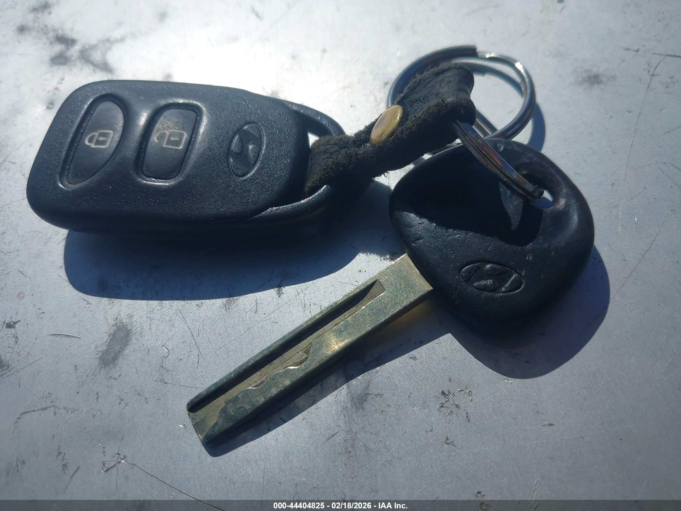 HYUNDAI ACCENT image 11