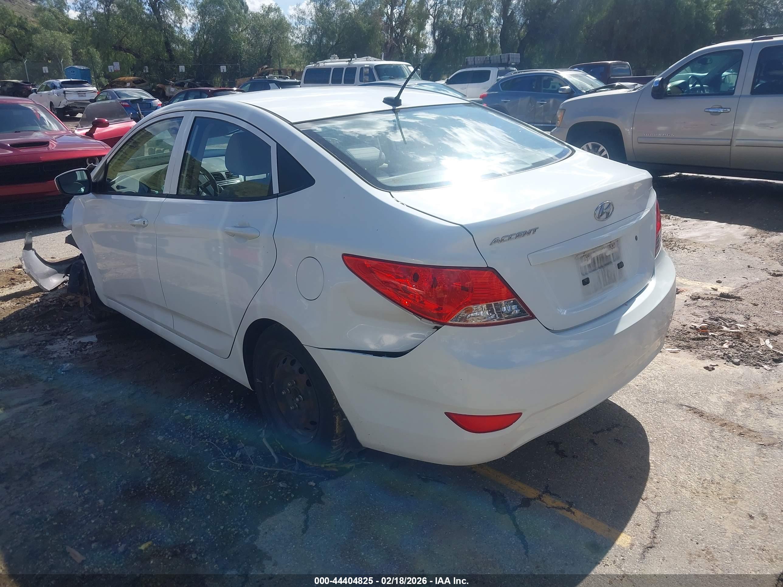 HYUNDAI ACCENT image 3