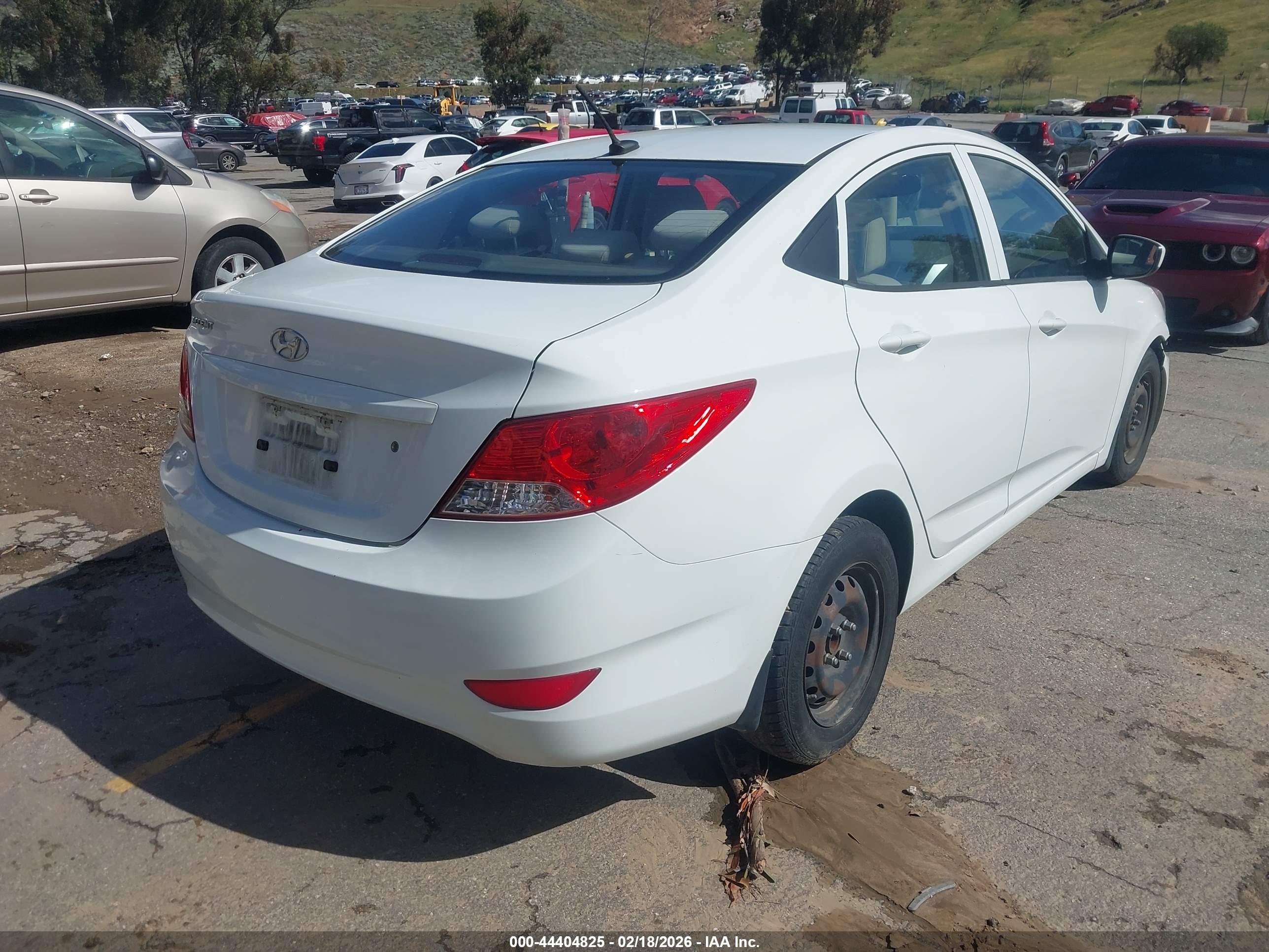 HYUNDAI ACCENT image 4