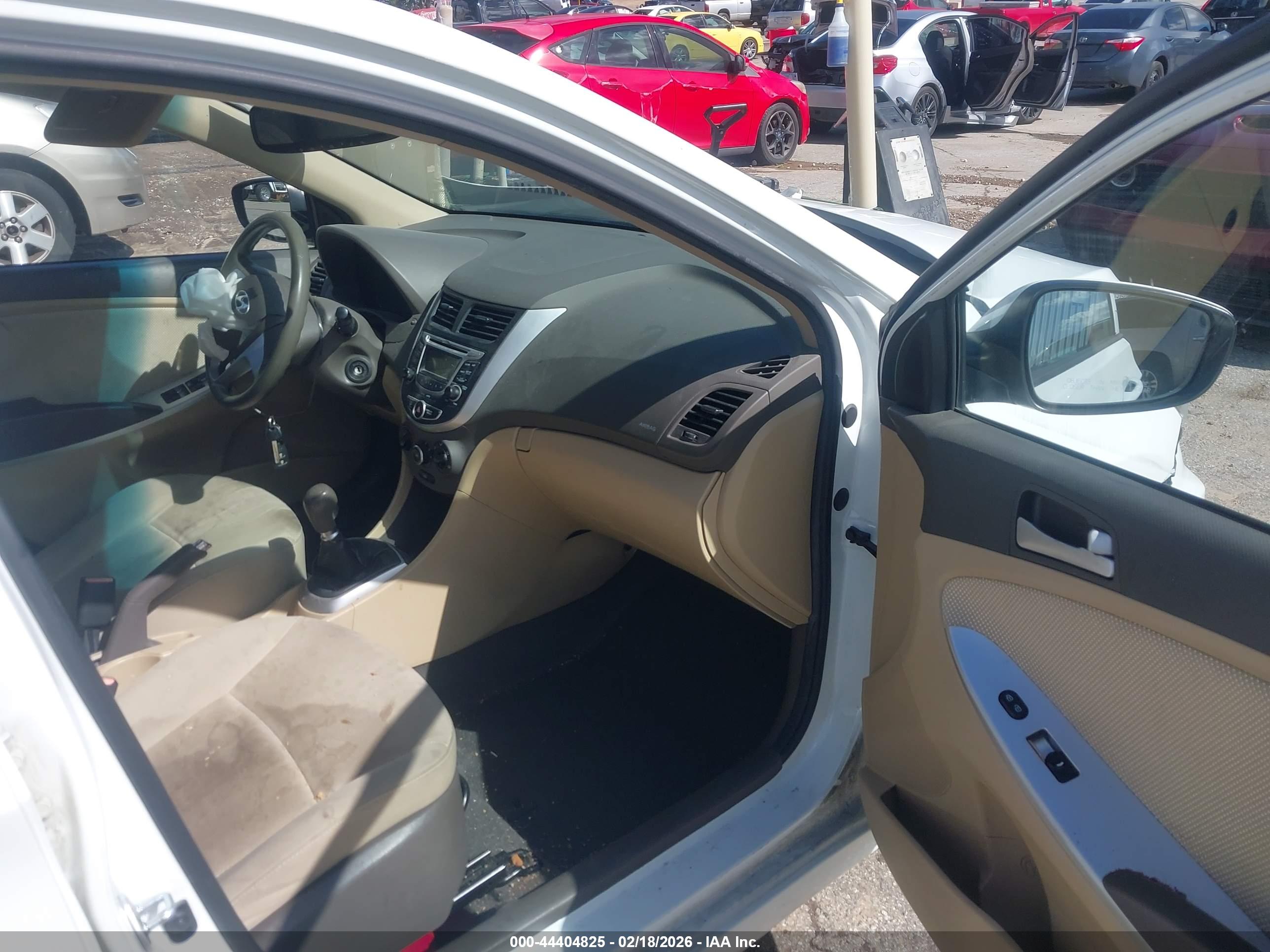 HYUNDAI ACCENT image 5