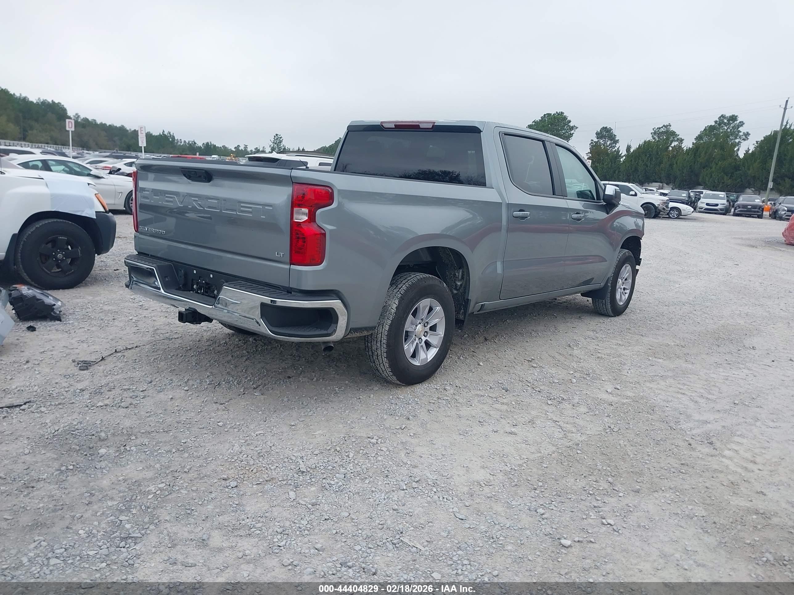 CHEVROLET SILVERADO image 4
