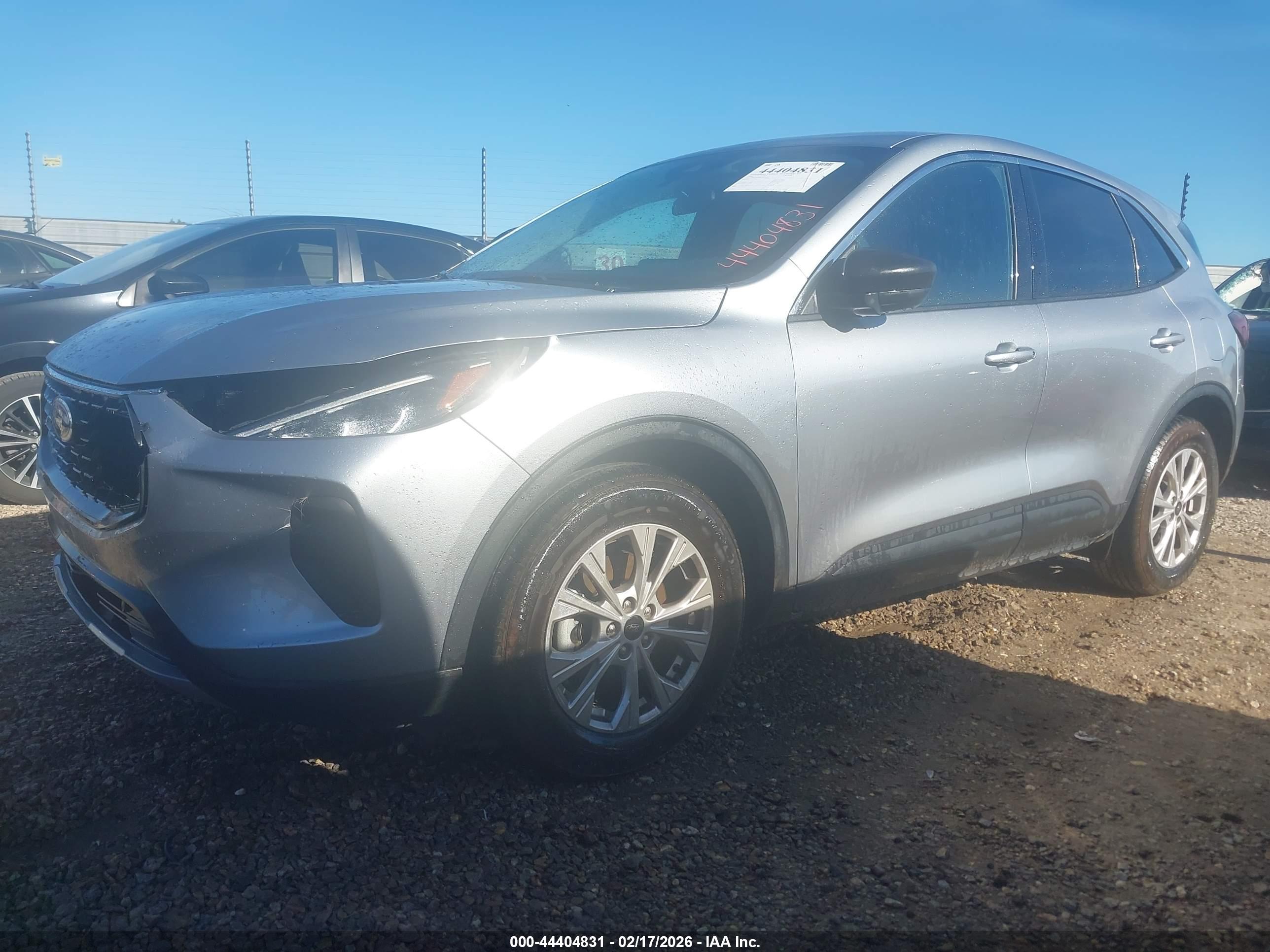 FORD ESCAPE image 2