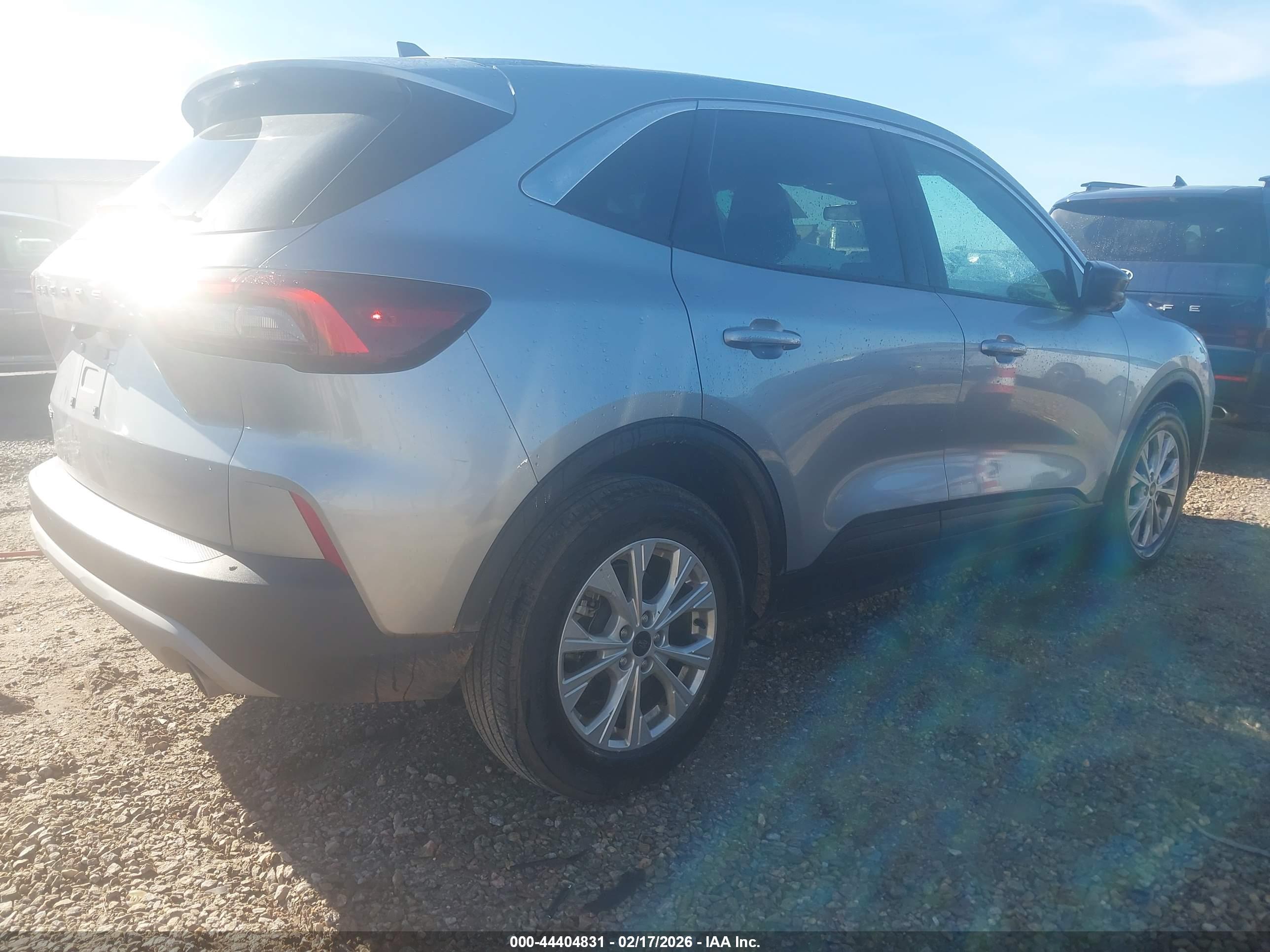 FORD ESCAPE image 4
