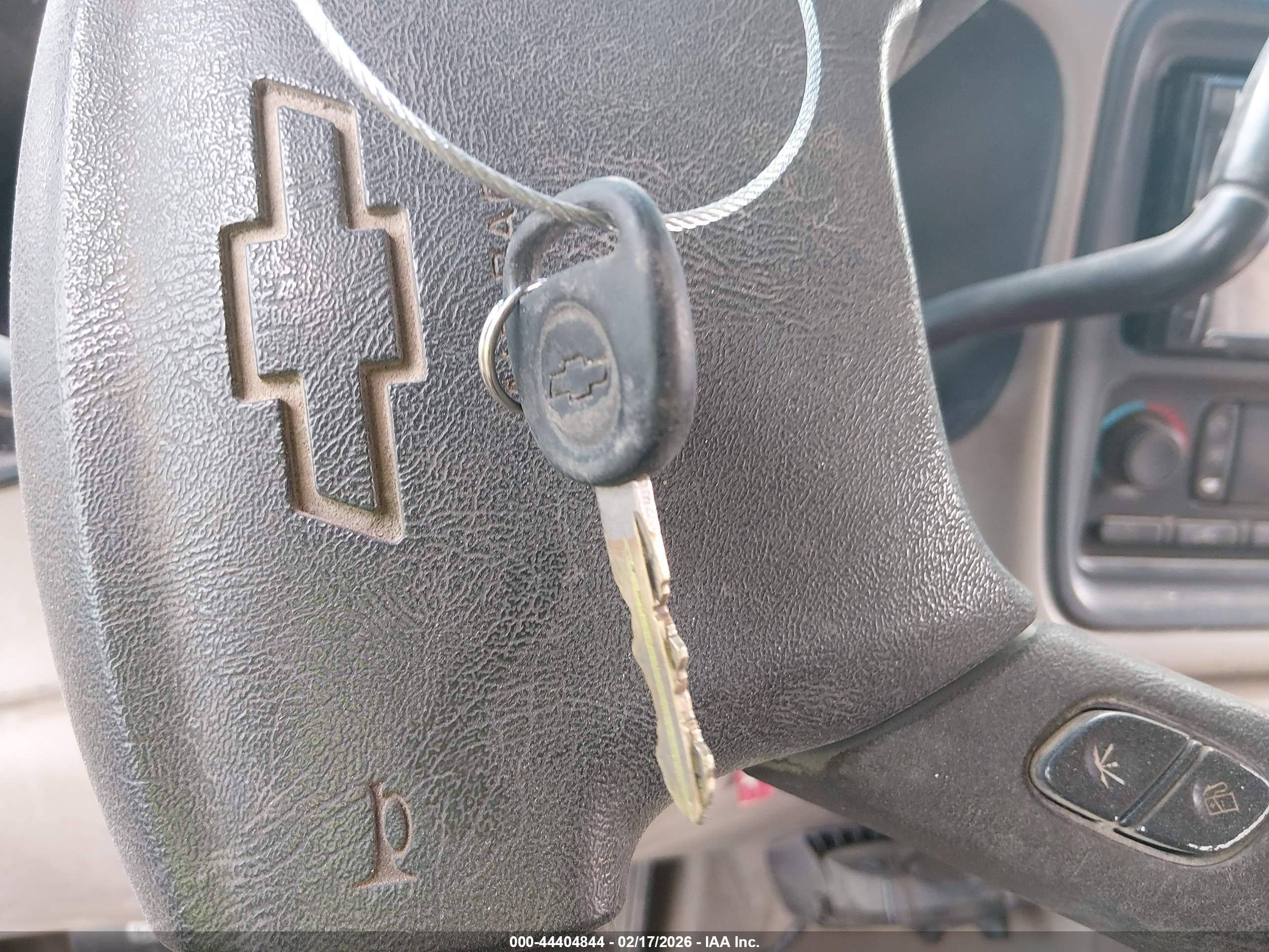 CHEVROLET SILVERADO image 11