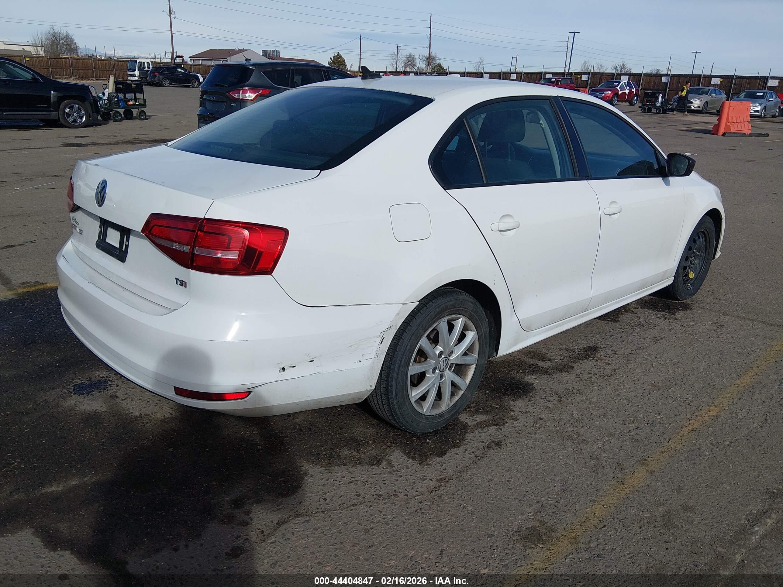 VOLKSWAGEN JETTA image 4