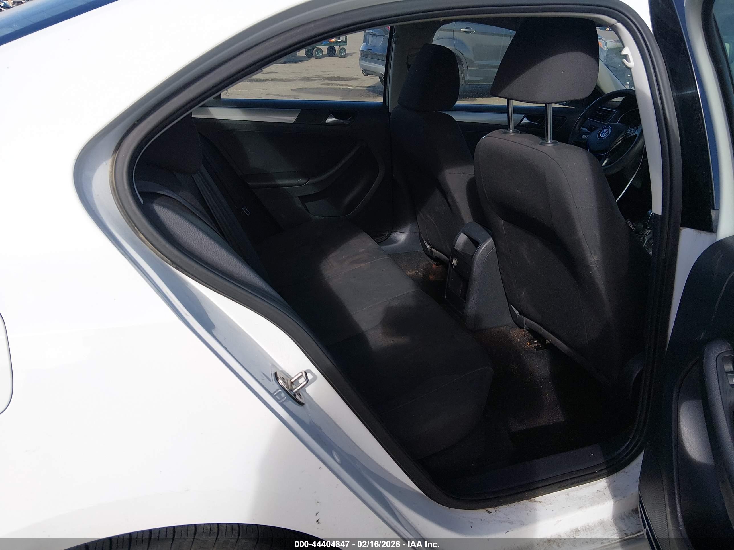 VOLKSWAGEN JETTA image 8