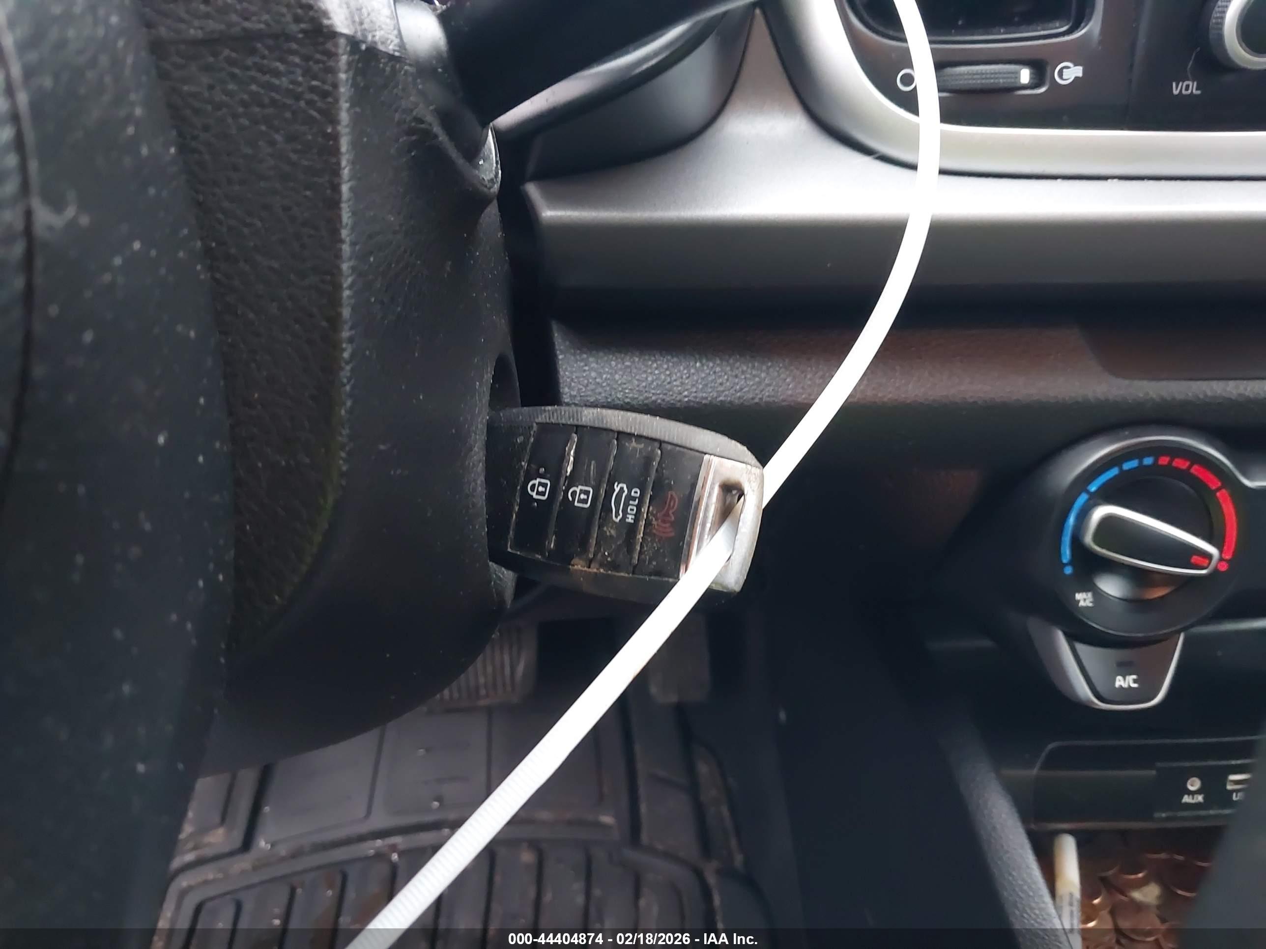 KIA RIO image 11
