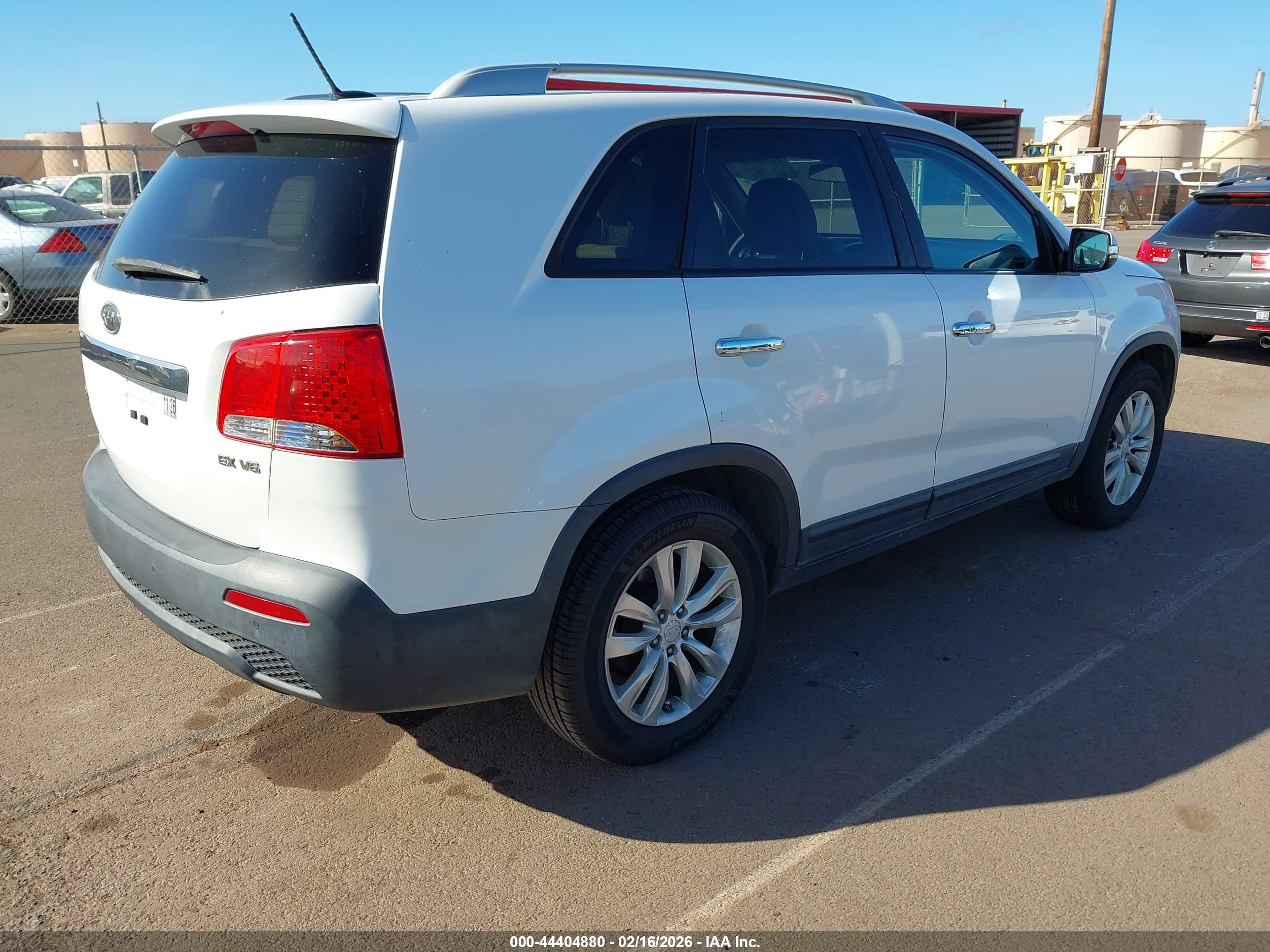 KIA SORENTO image 4
