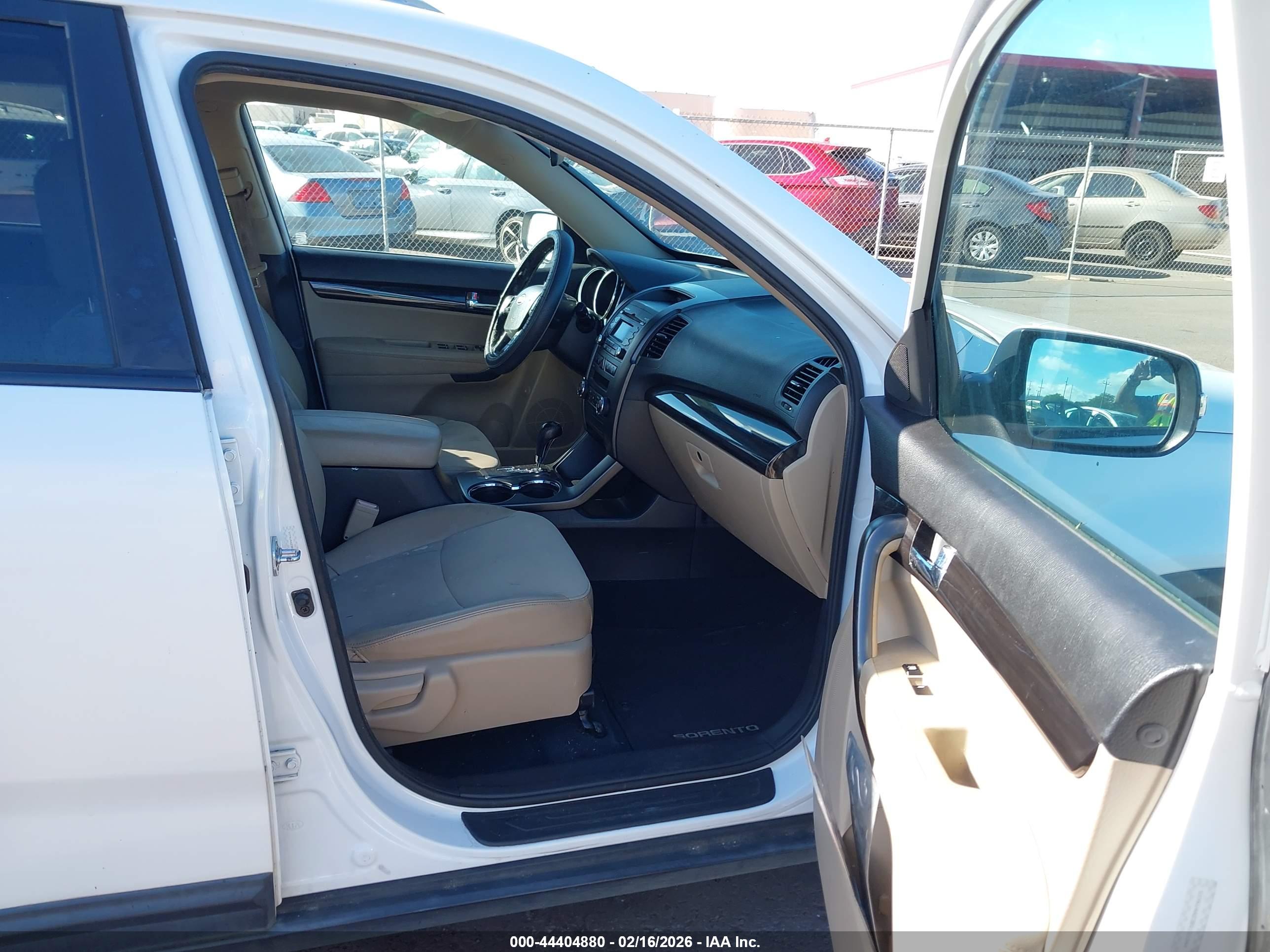 KIA SORENTO image 5