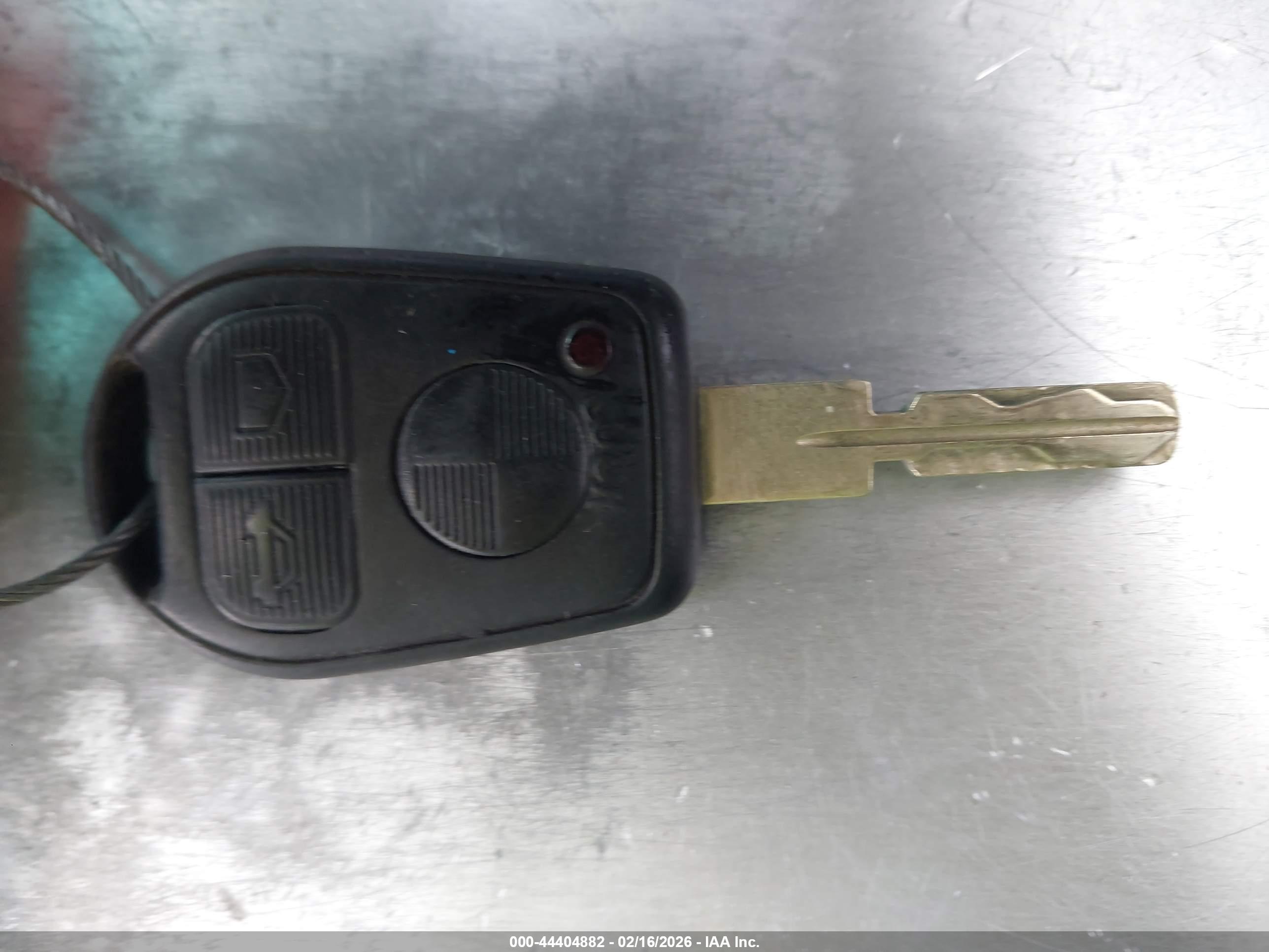 BMW 740IL image 11