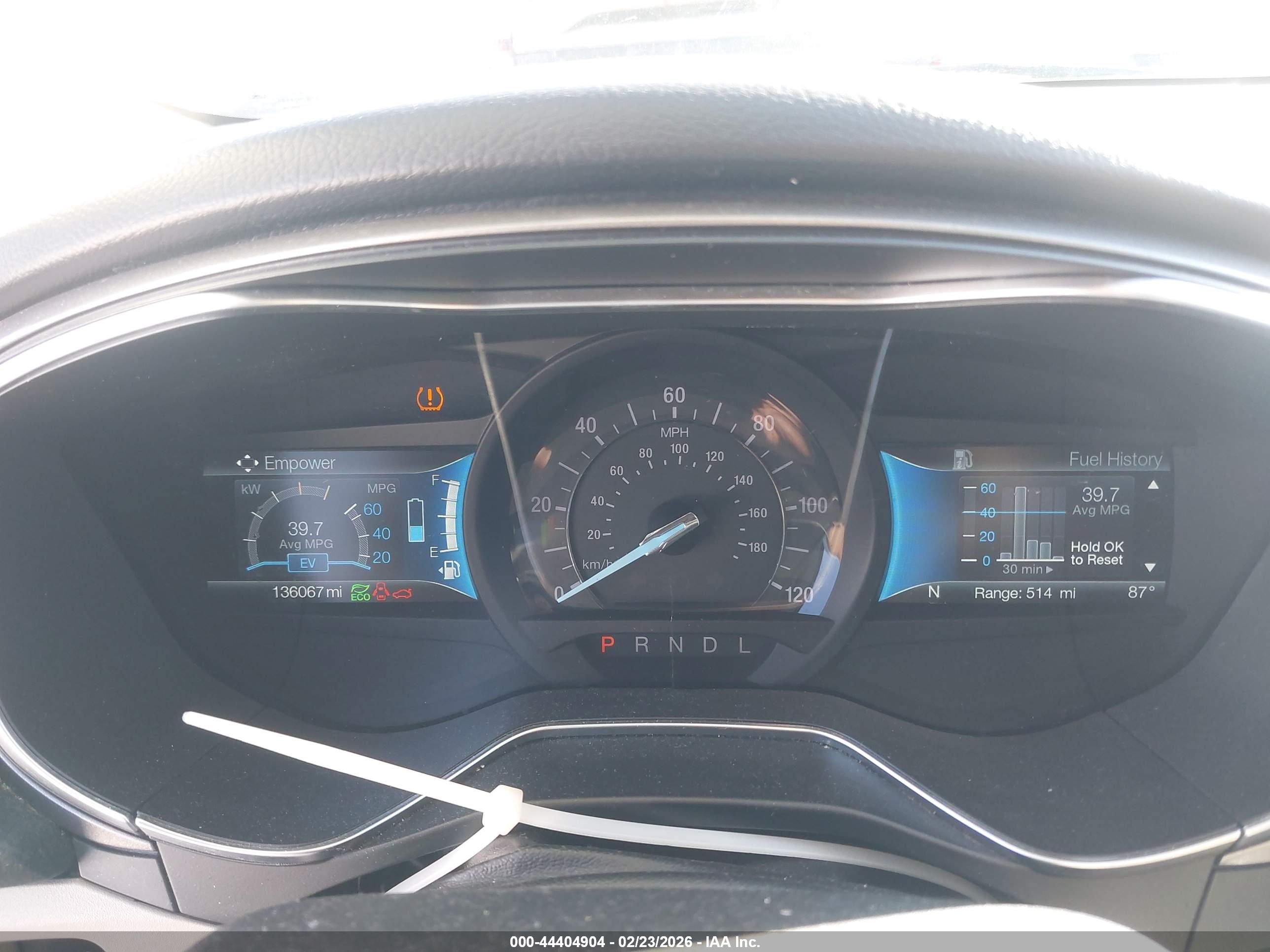 FORD FUSION image 7