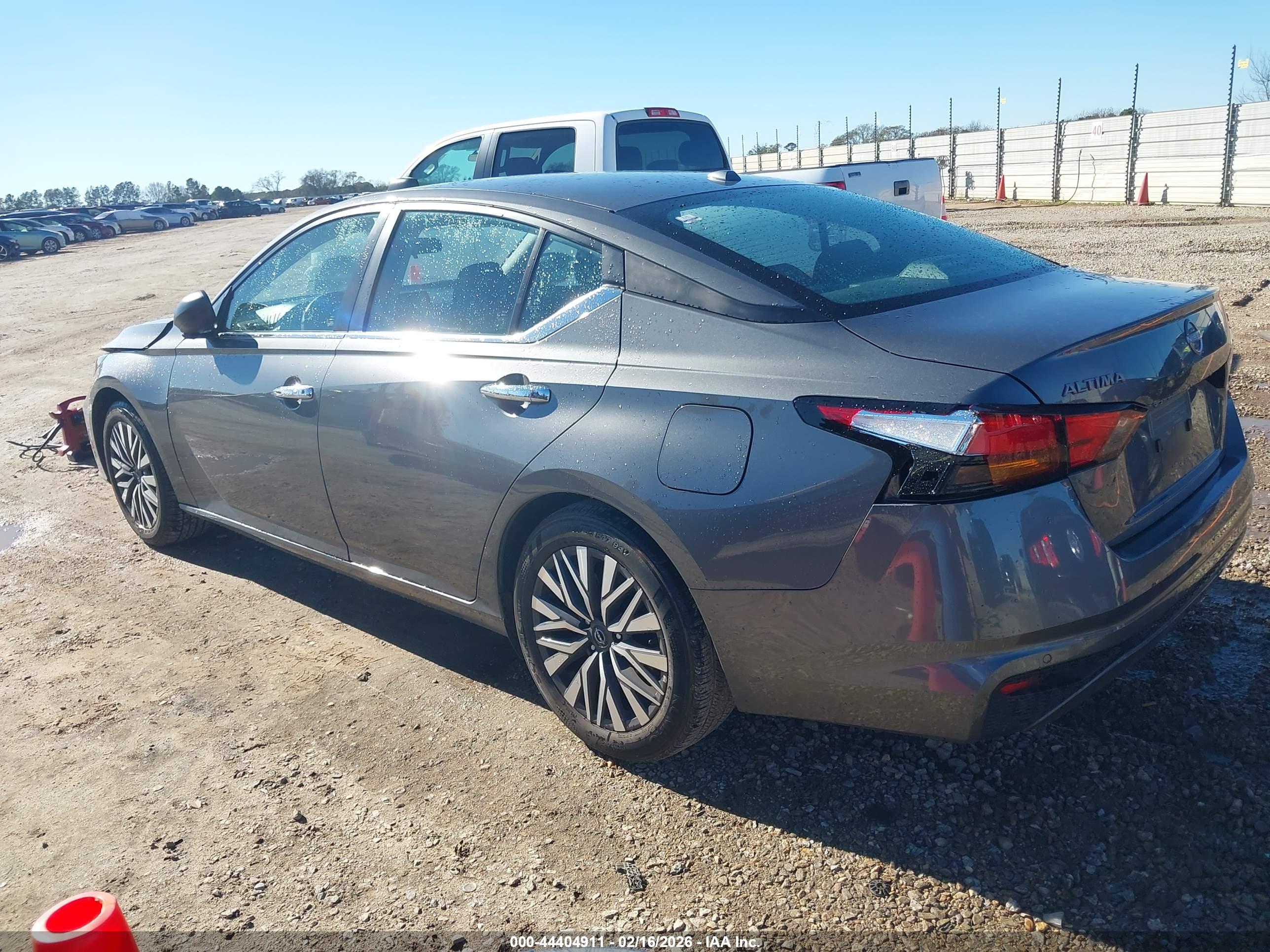 NISSAN ALTIMA image 3