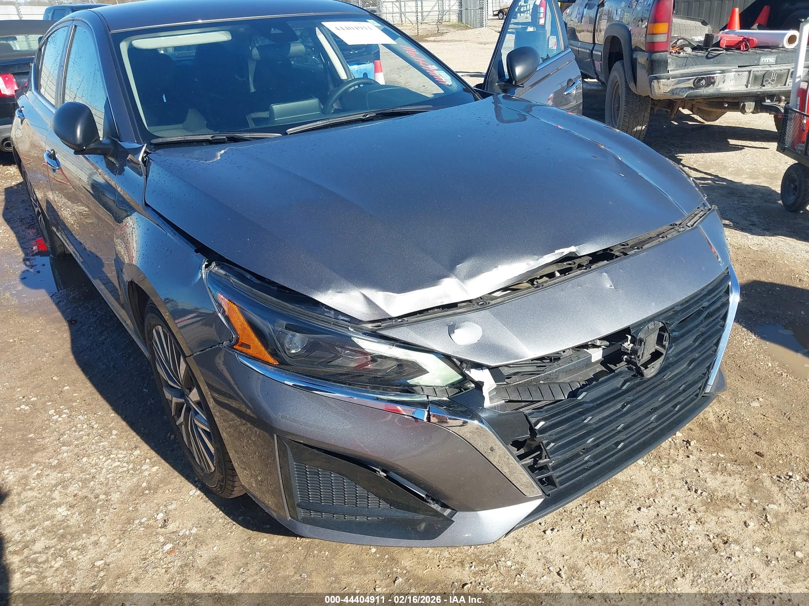 NISSAN ALTIMA image 6