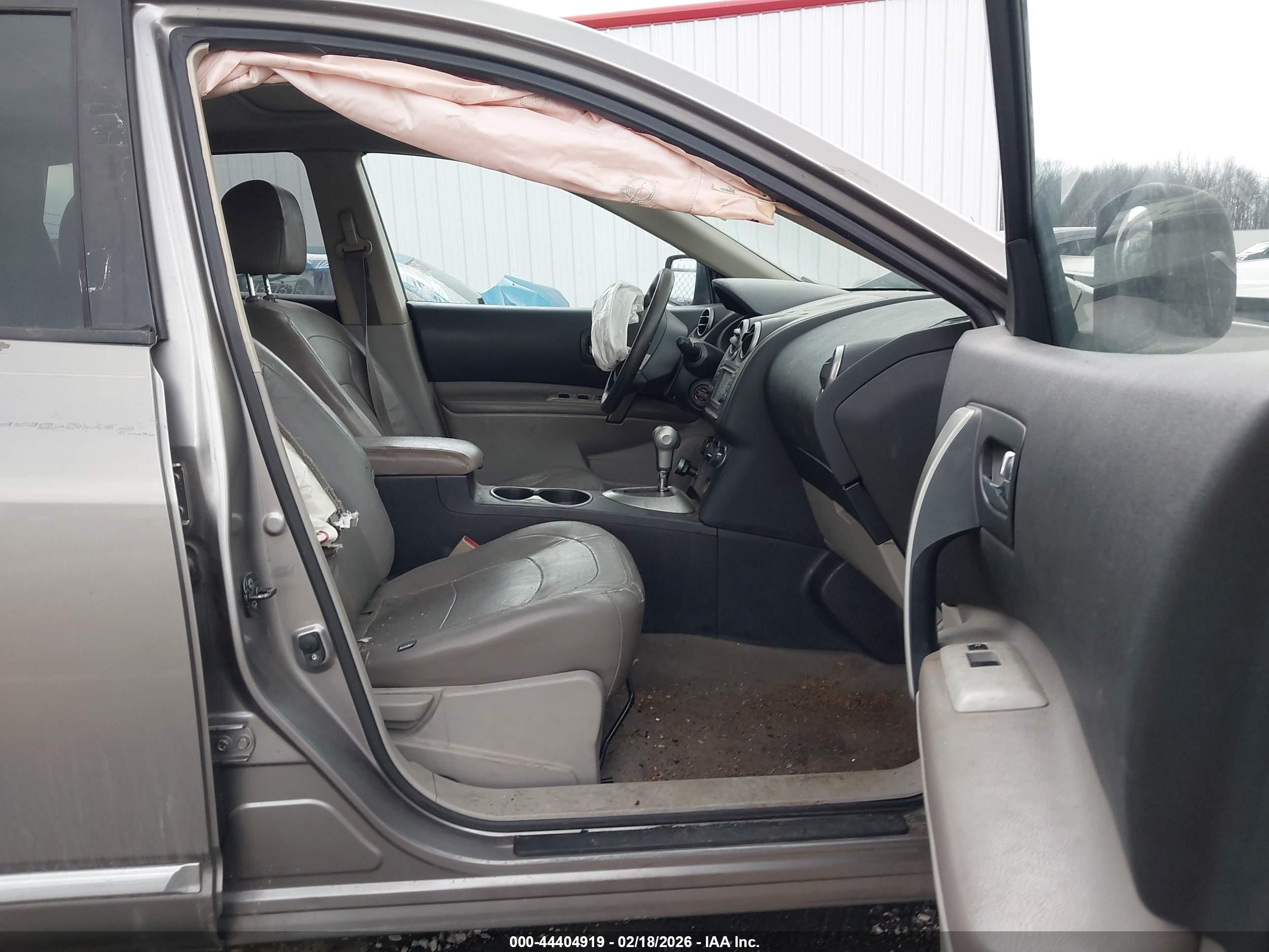 NISSAN ROGUE image 5