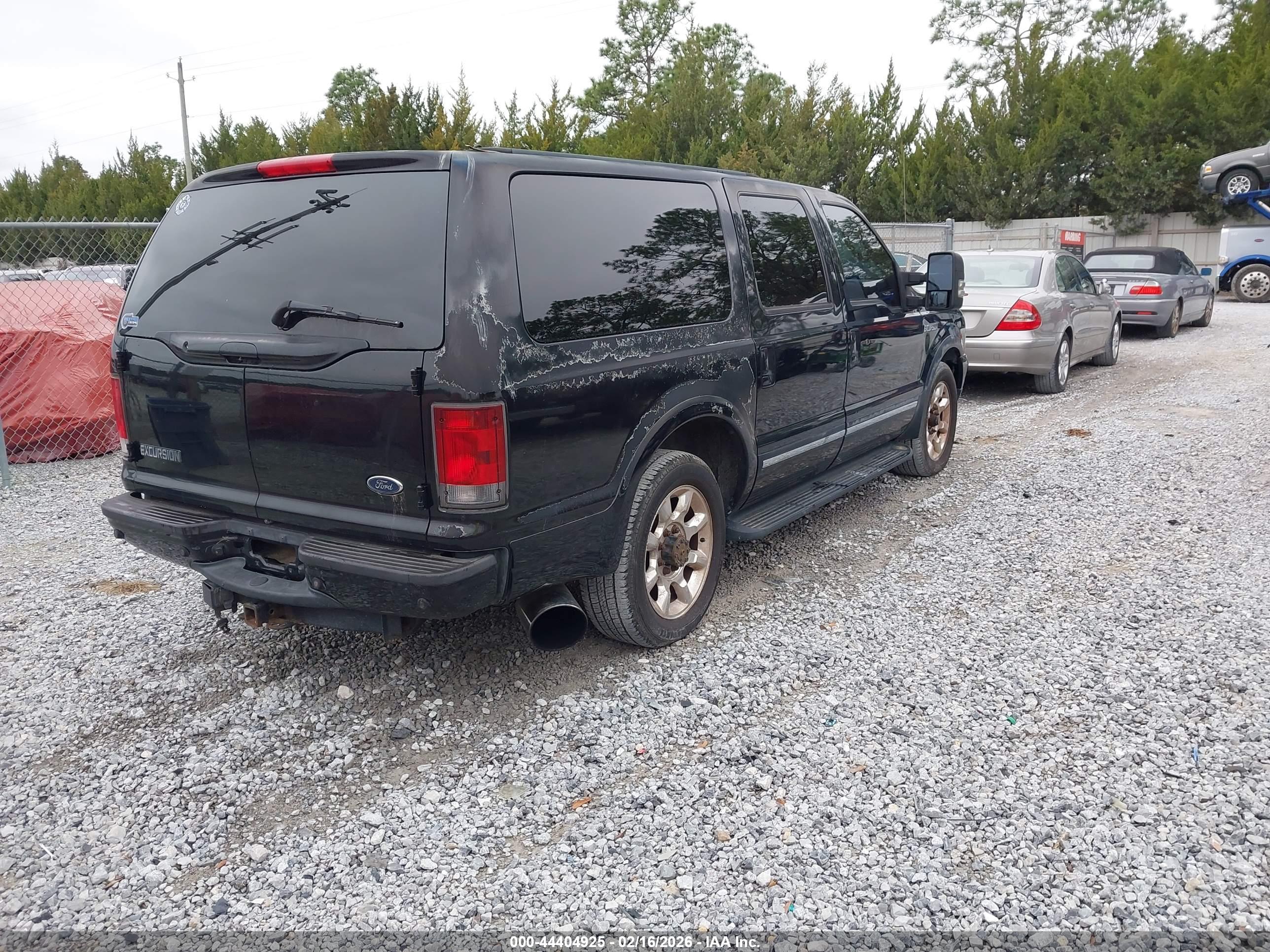 FORD EXCURSION image 4