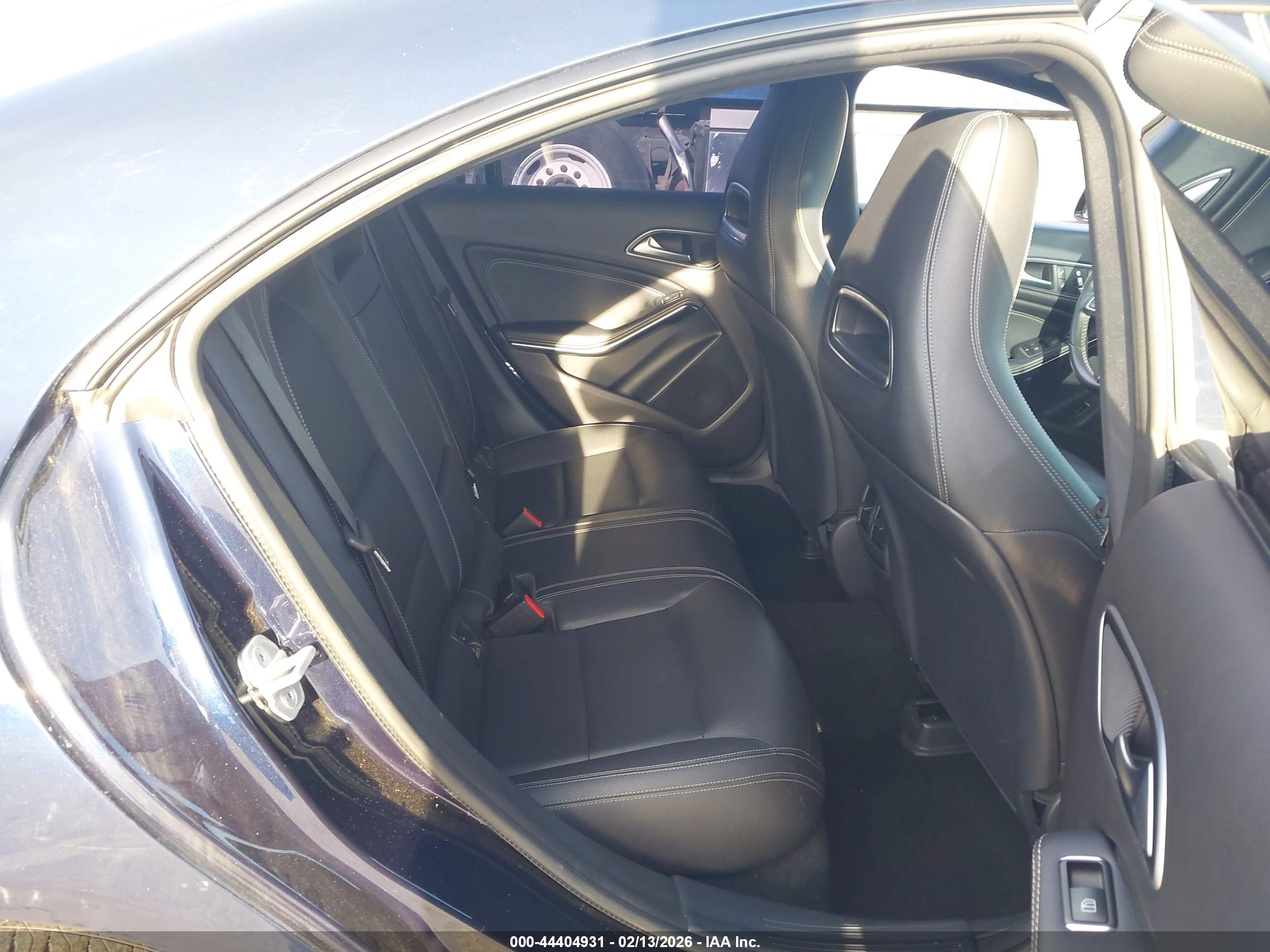 MERCEDES-BENZ CLA image 8