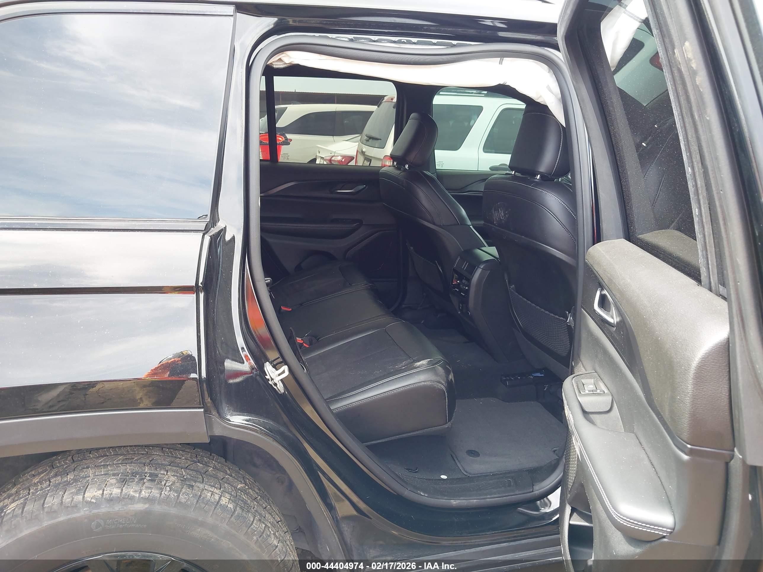 JEEP GRAND image 8