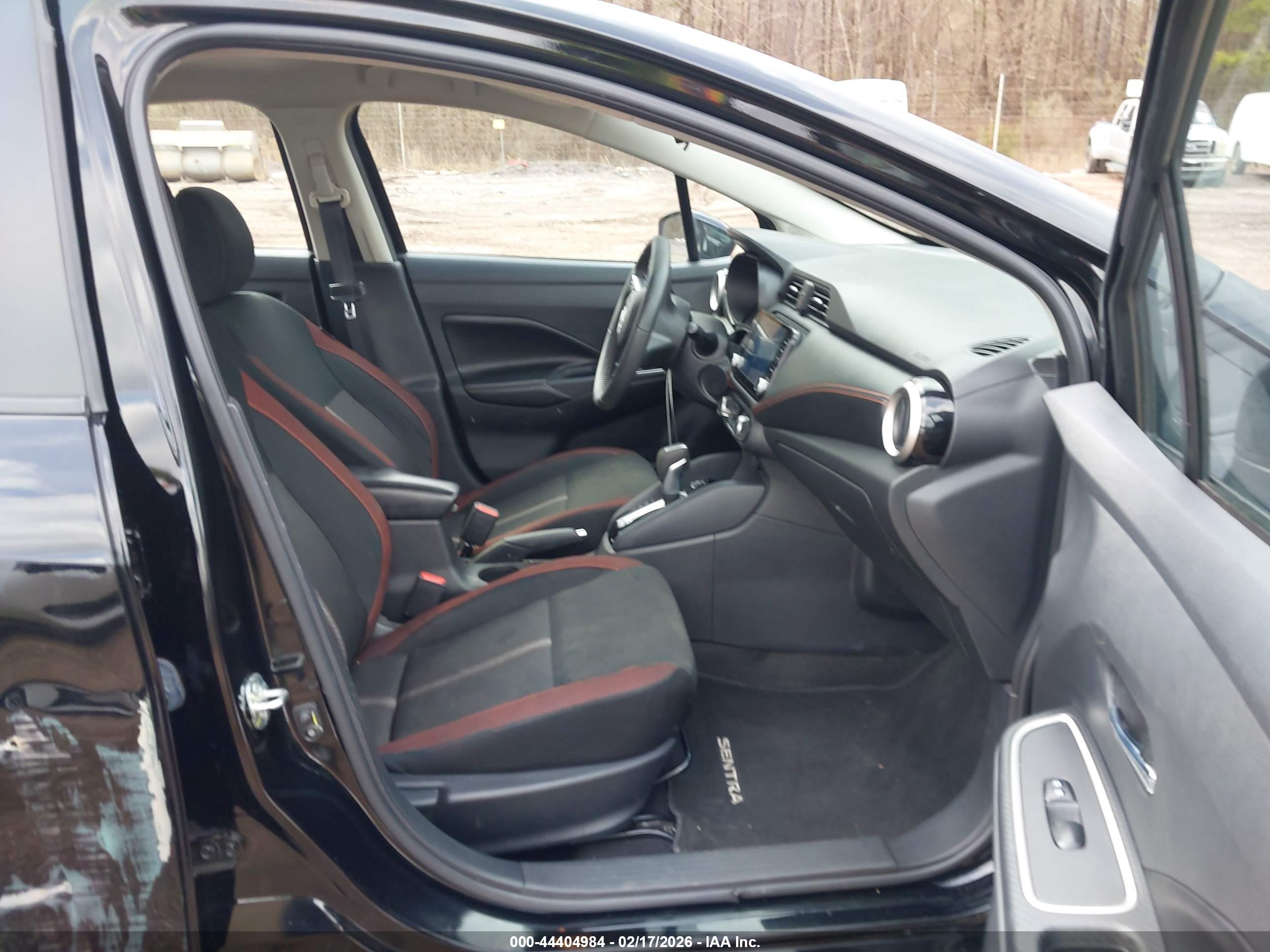 NISSAN VERSA image 5