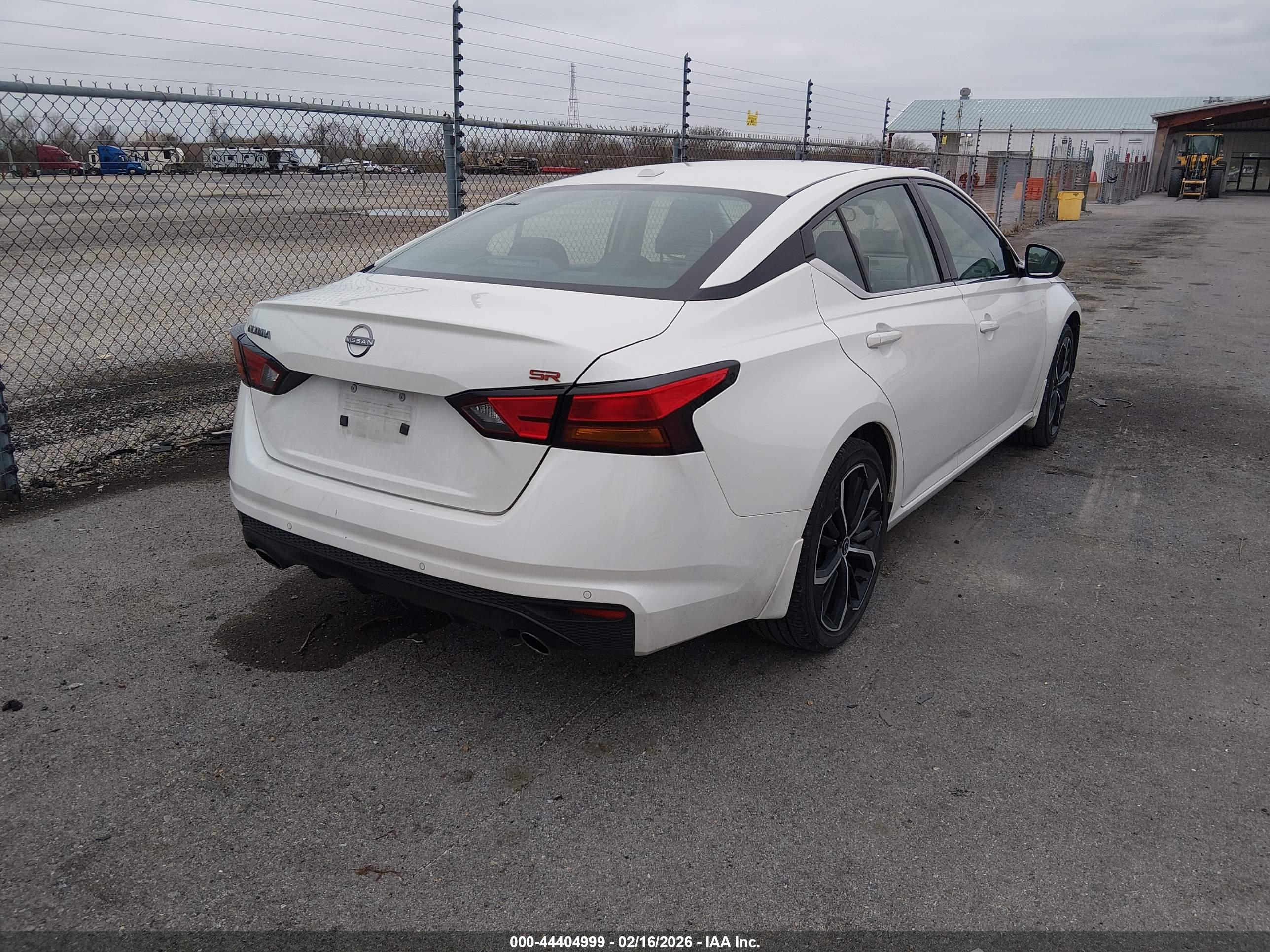 NISSAN ALTIMA image 4