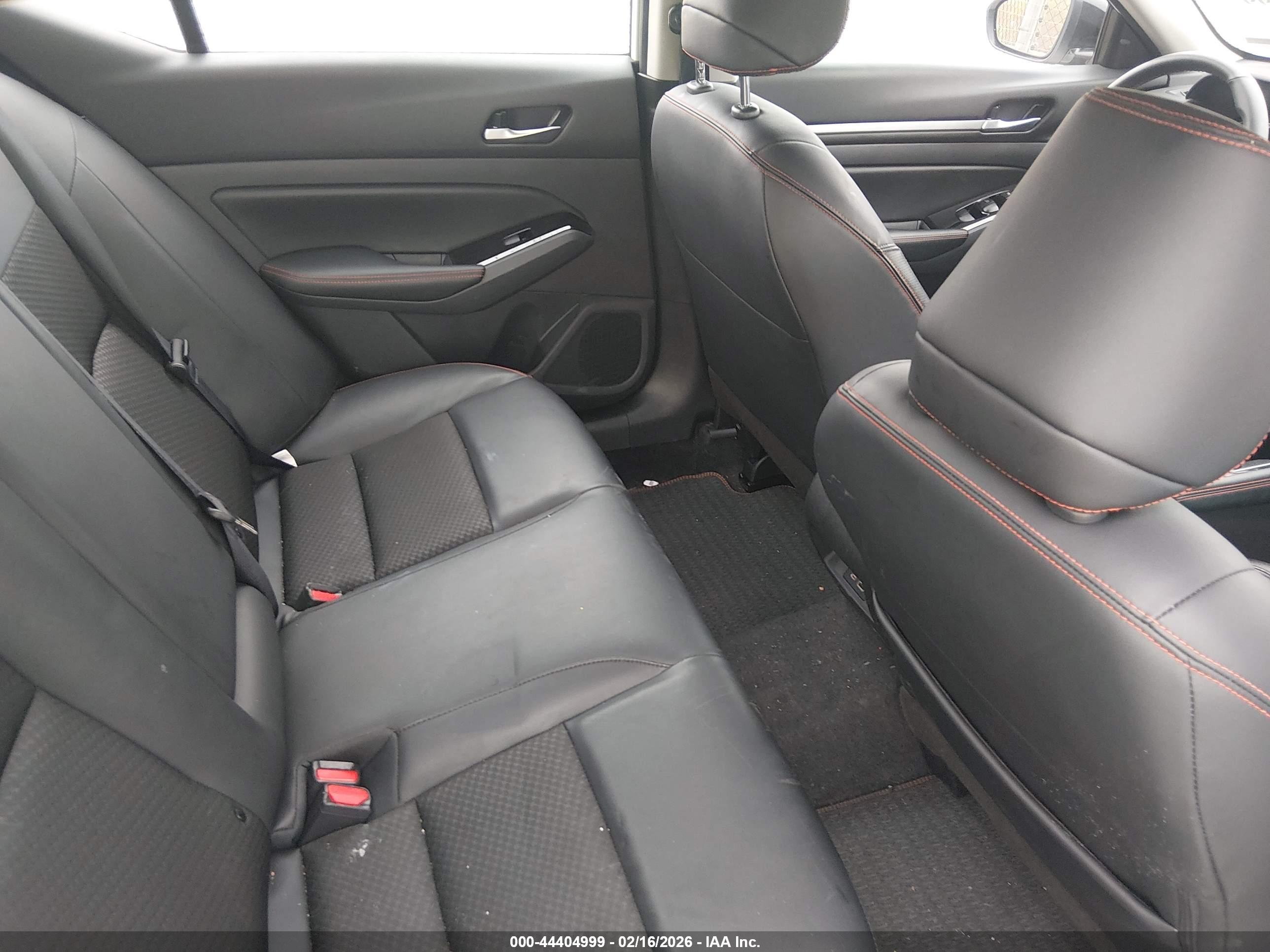 NISSAN ALTIMA image 8