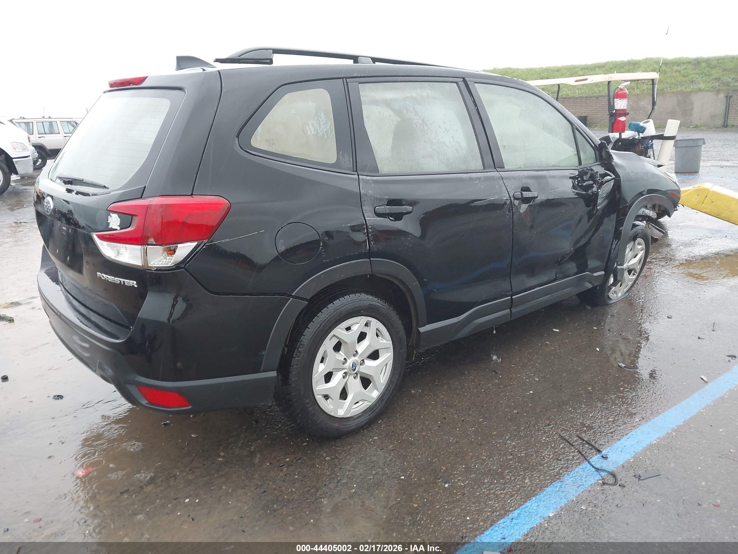 SUBARU FORESTER image 4