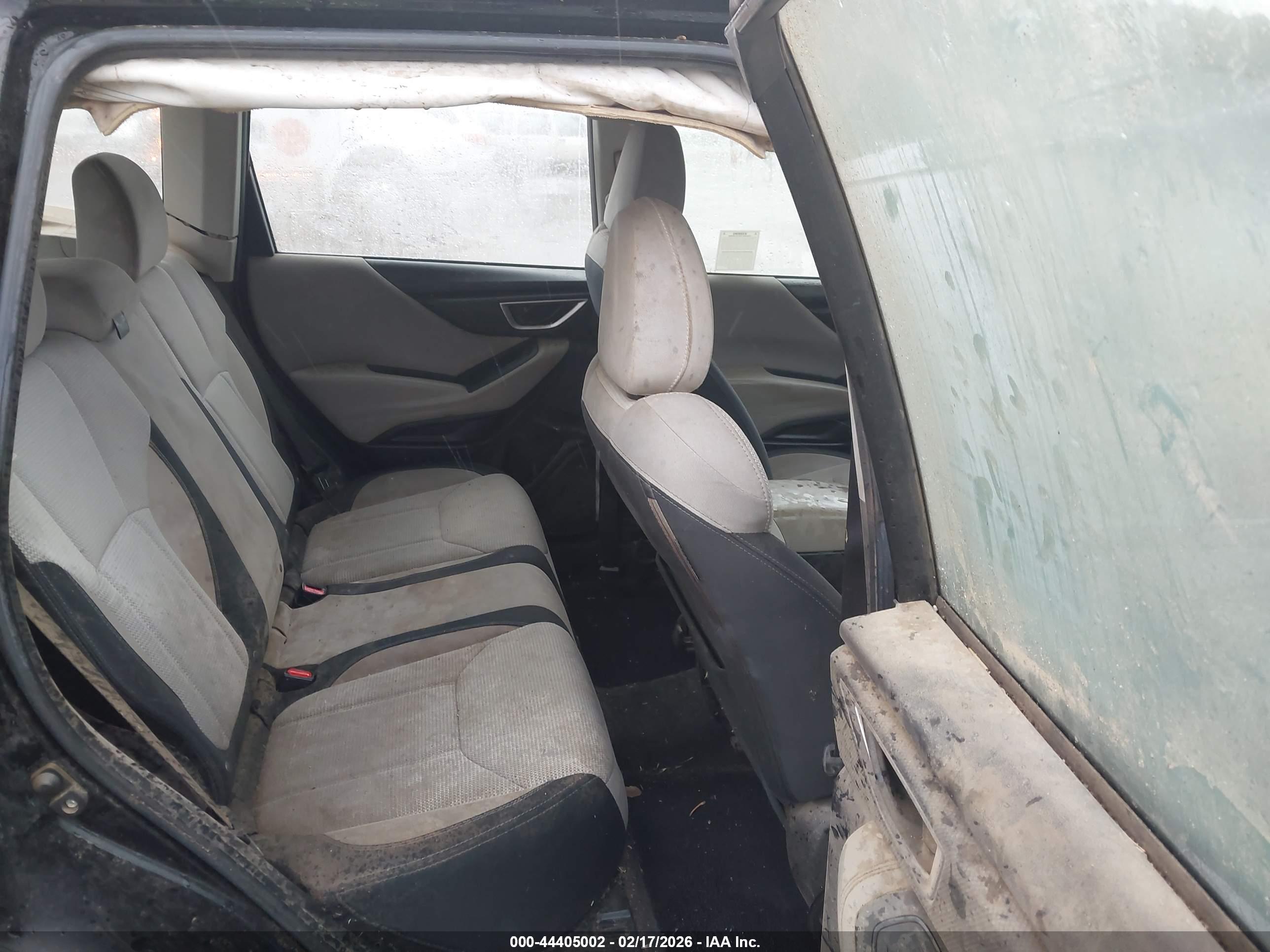 SUBARU FORESTER image 8