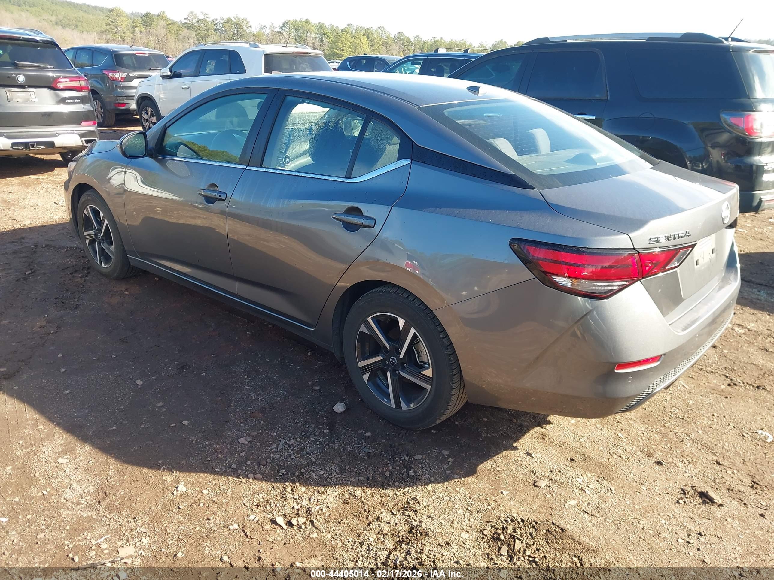 NISSAN SENTRA image 3