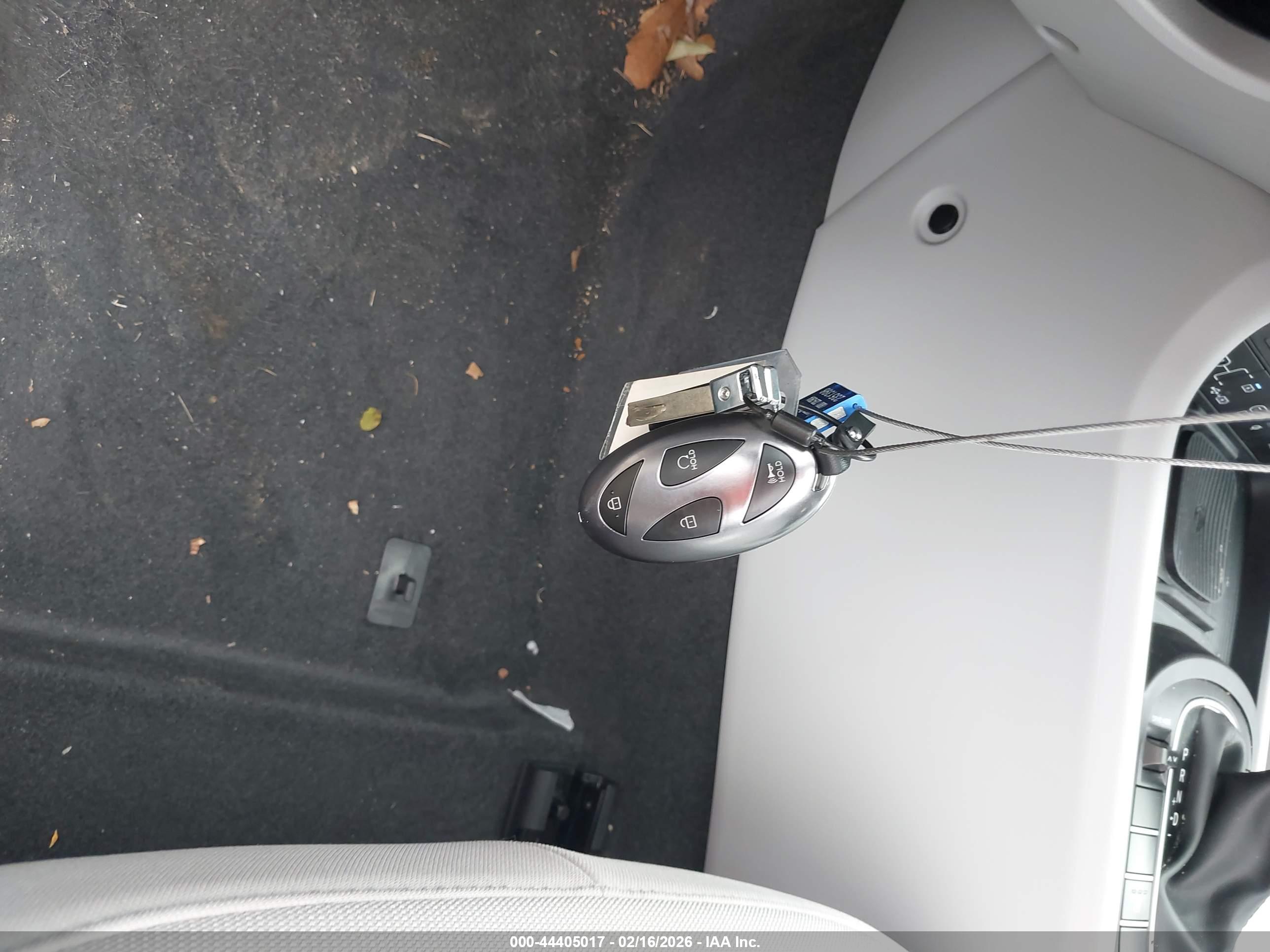 HYUNDAI KONA image 11