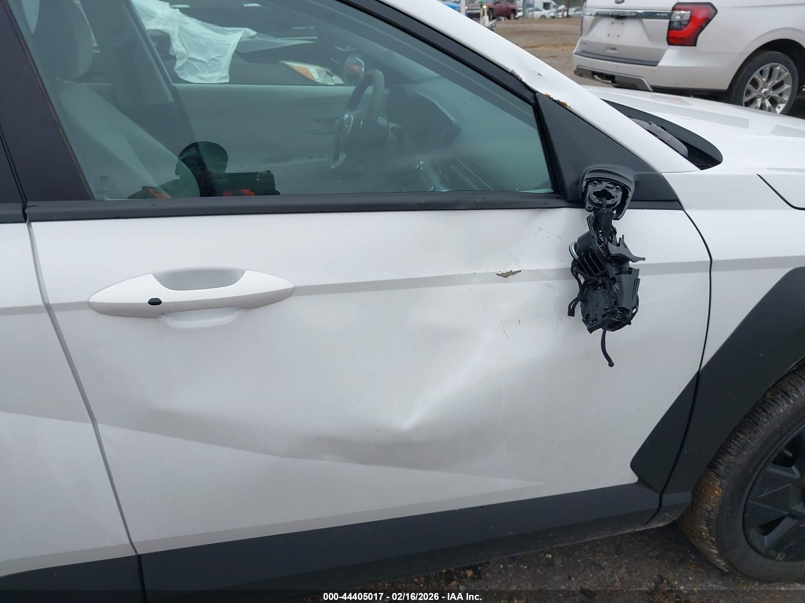 HYUNDAI KONA image 6