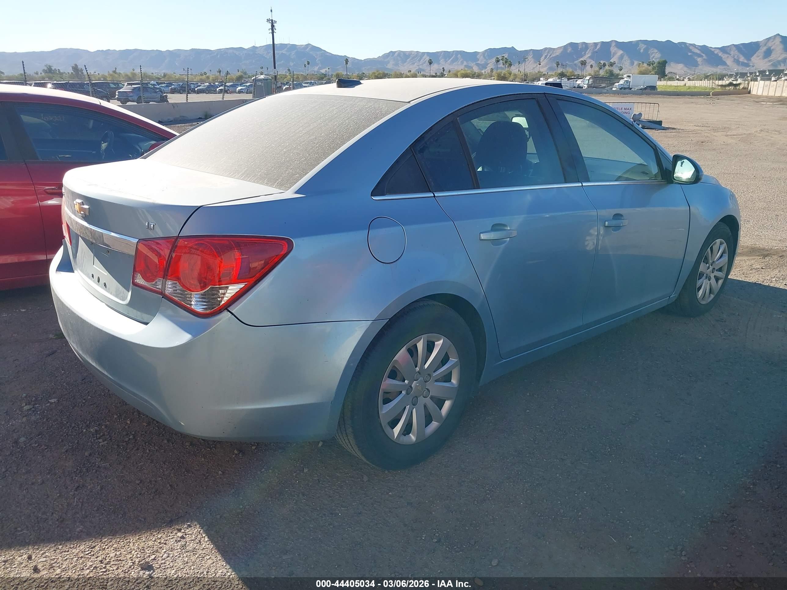 CHEVROLET CRUZE image 4