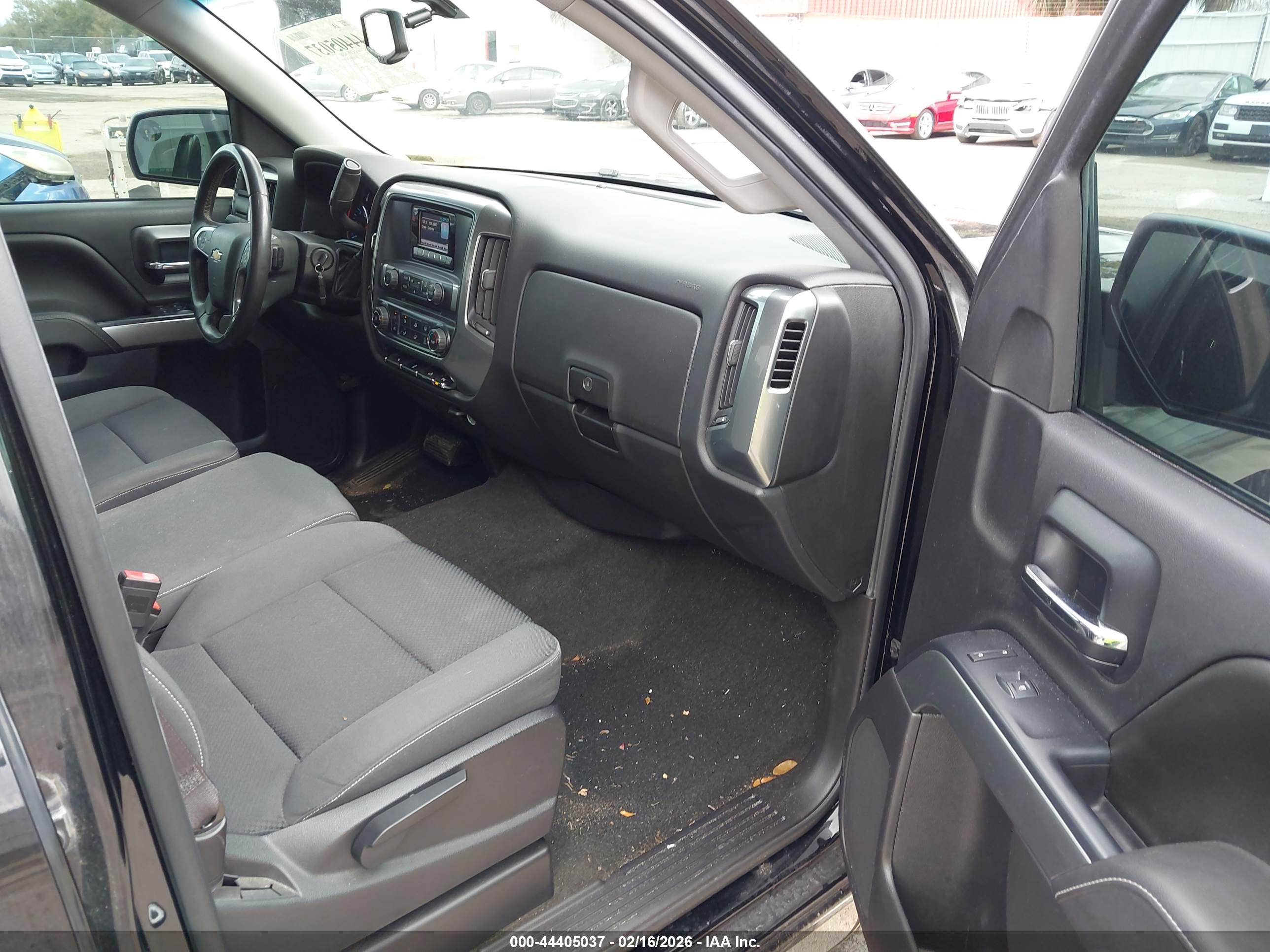 CHEVROLET SILVERADO image 5