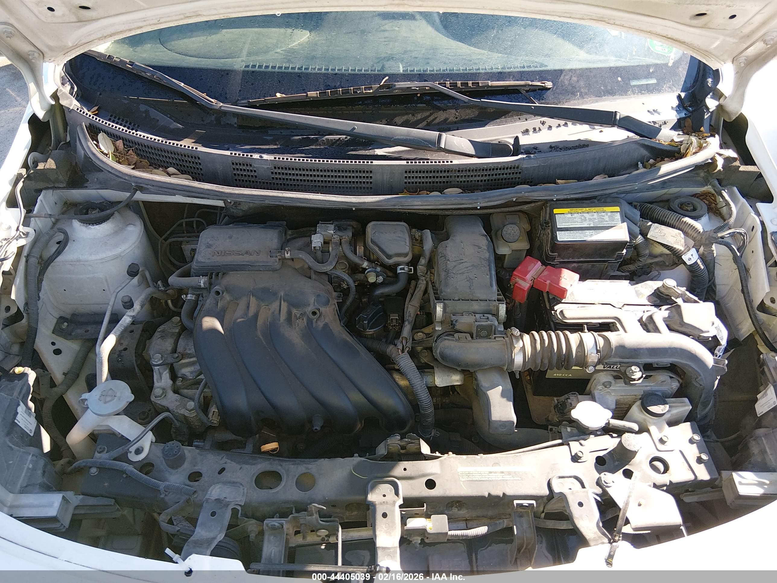 NISSAN VERSA image 10