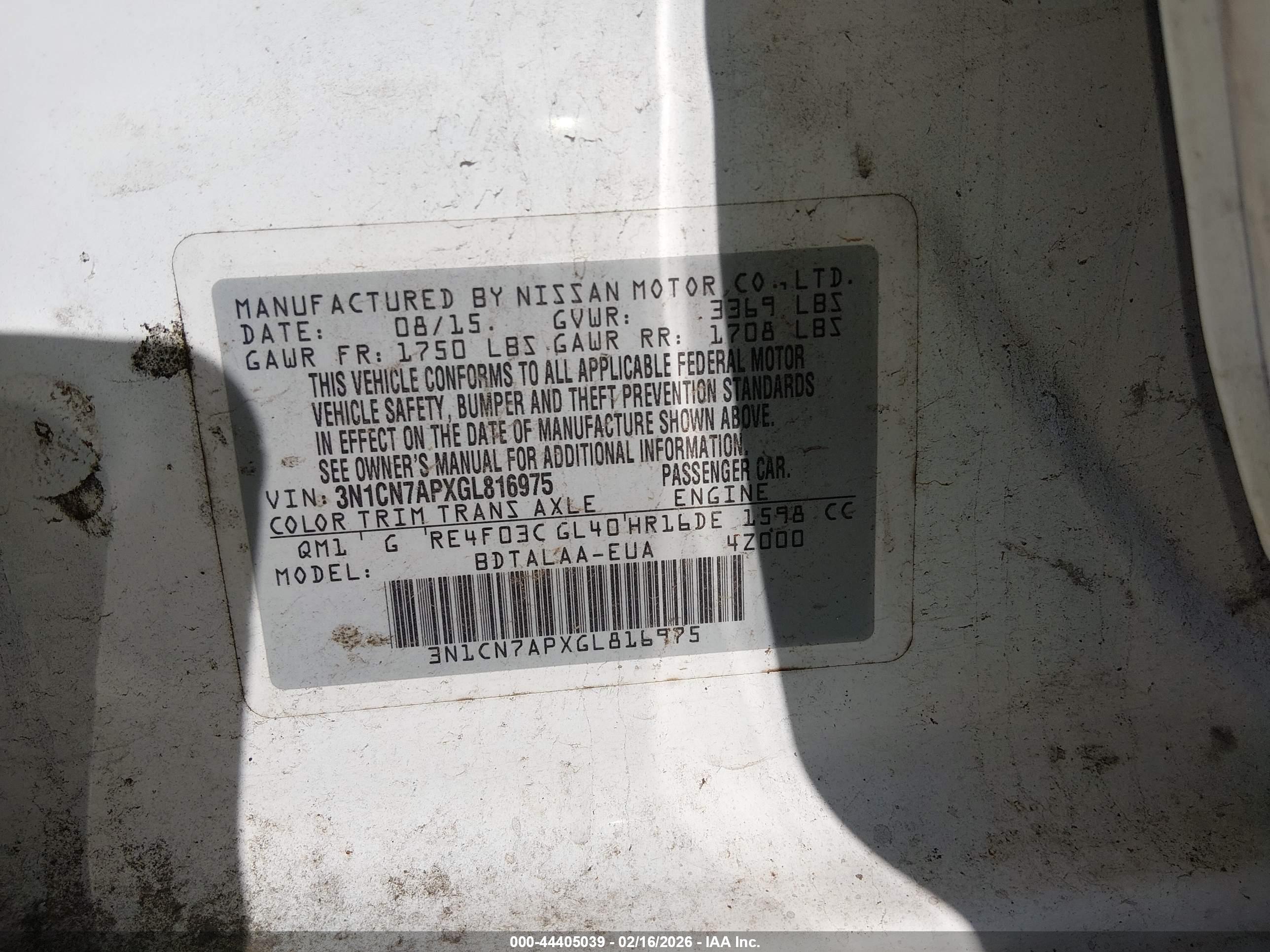 NISSAN VERSA image 9