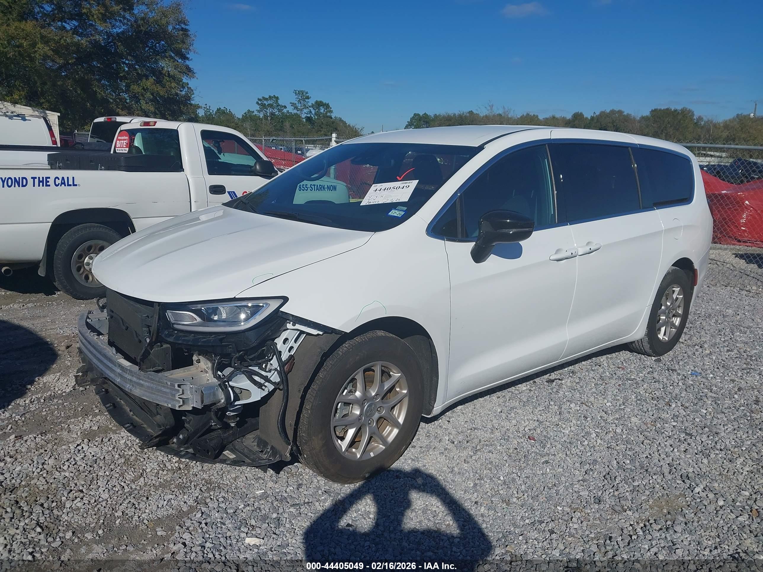 CHRYSLER PACIFICA image 2