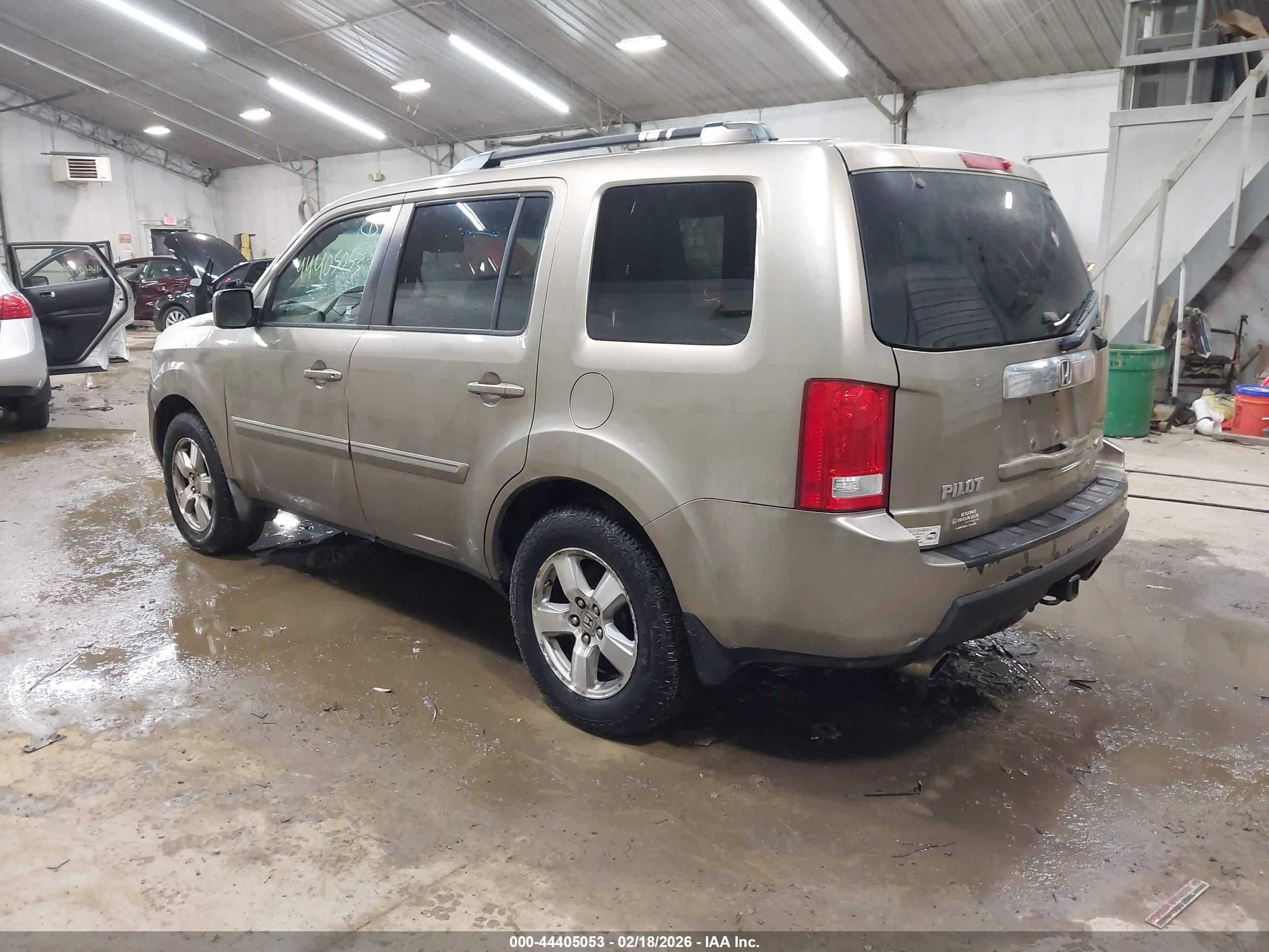 HONDA PILOT image 3