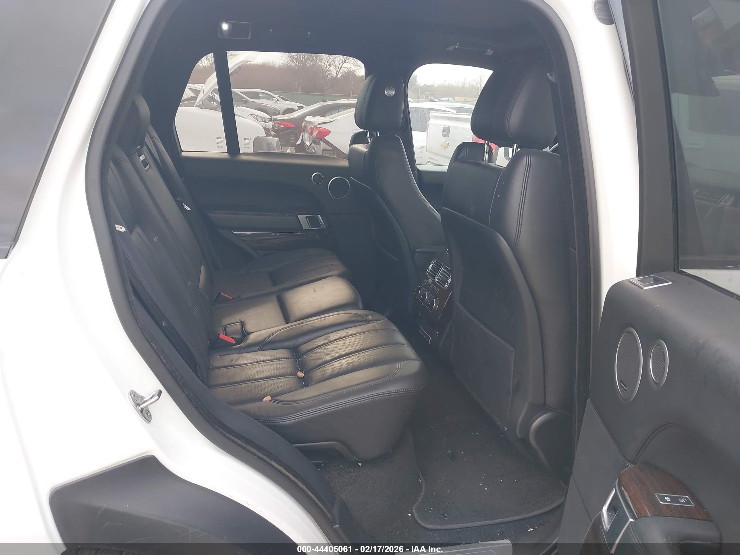 LAND ROVER image 8