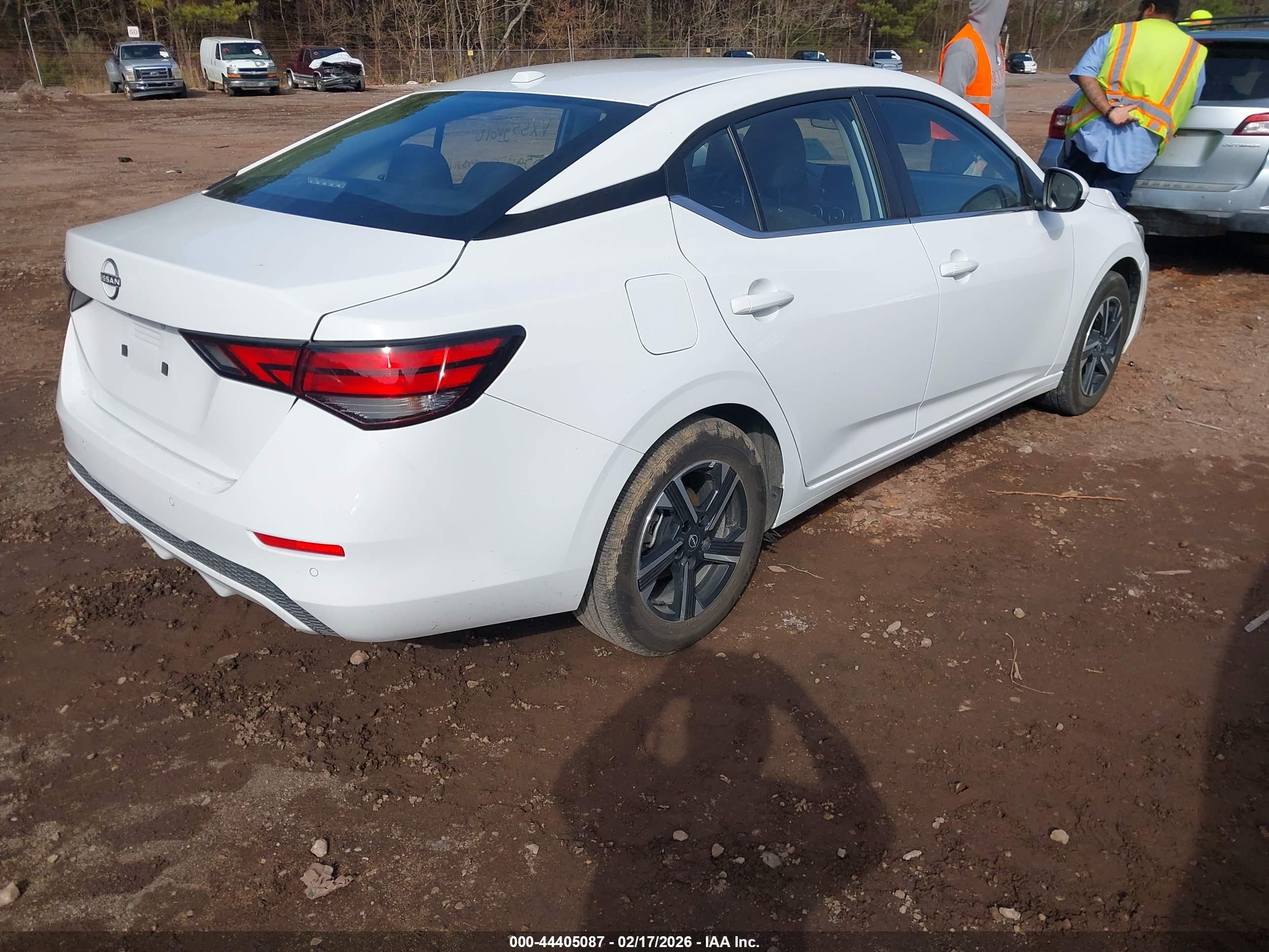 NISSAN SENTRA image 4