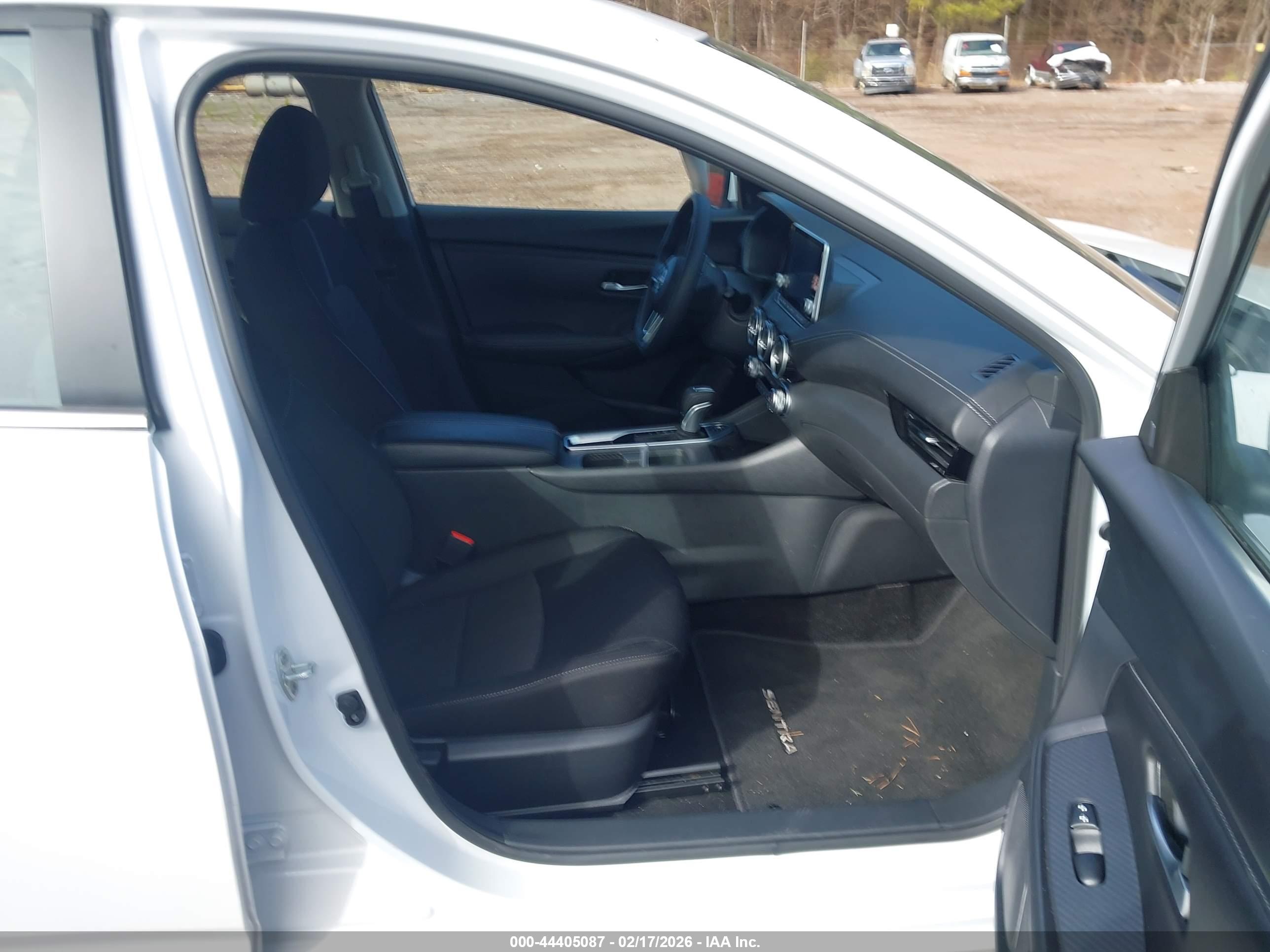 NISSAN SENTRA image 5